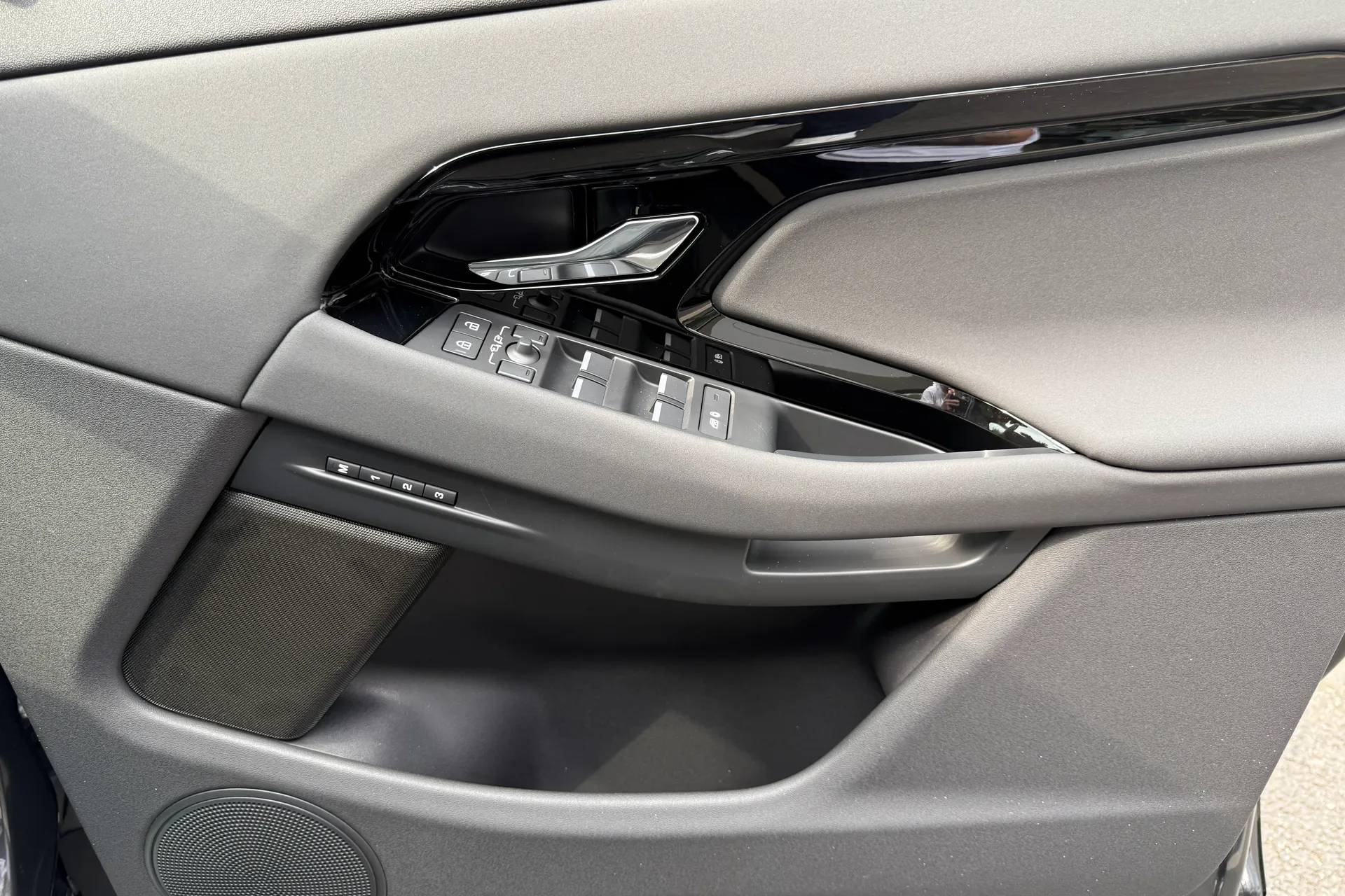 LAND ROVER RANGE ROVER EVOQUE thumbnail image number 52