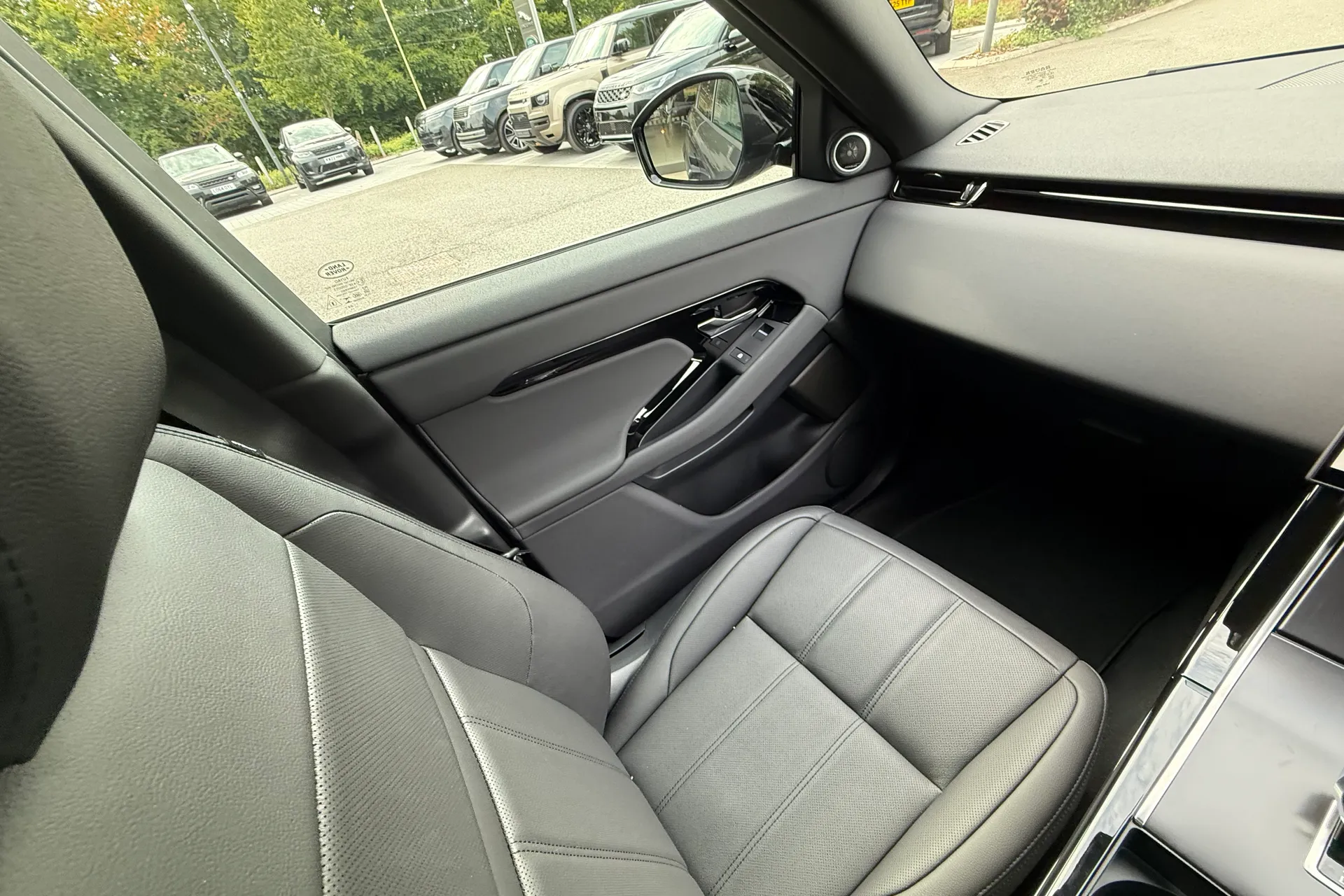 LAND ROVER RANGE ROVER EVOQUE thumbnail image number 13