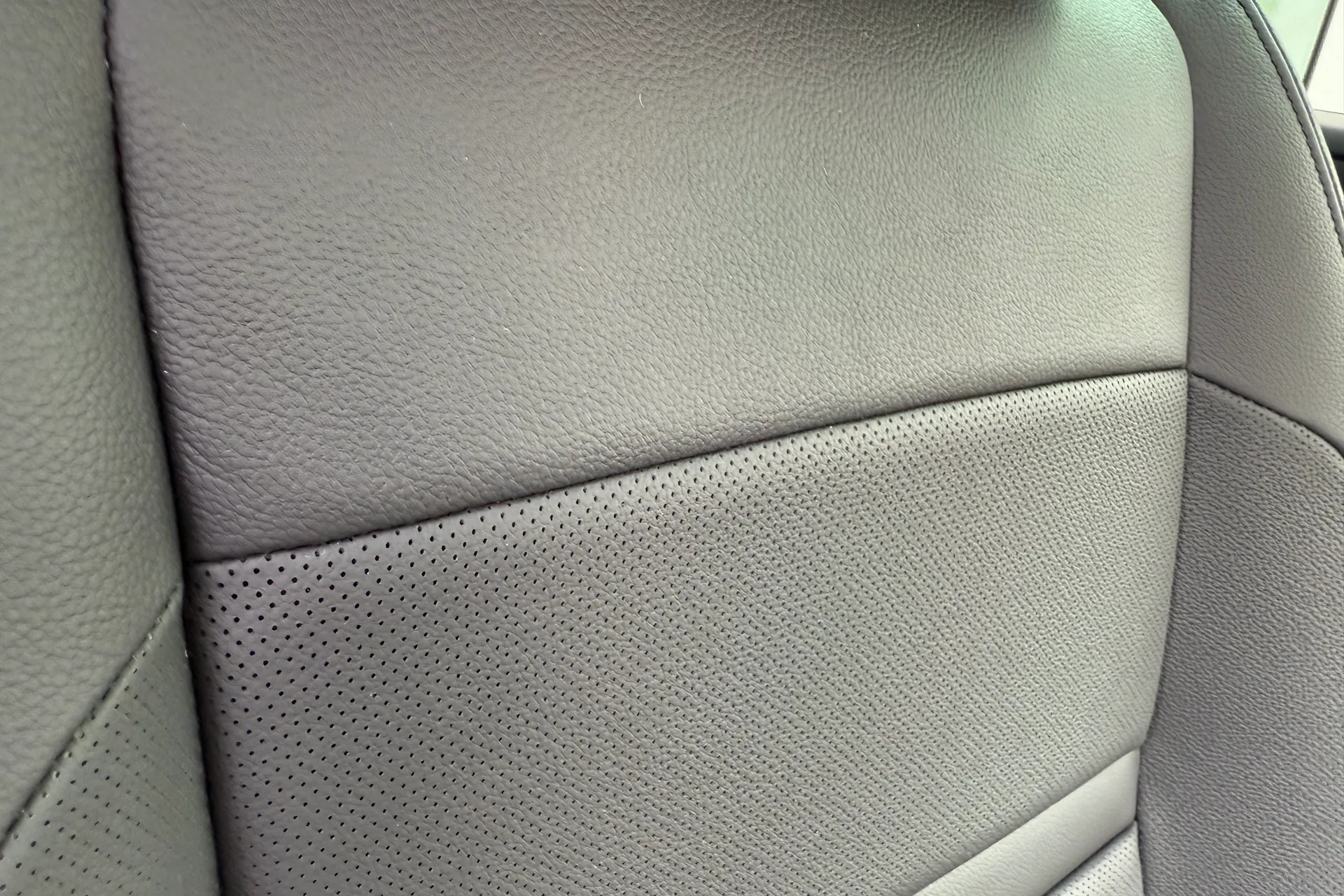 LAND ROVER RANGE ROVER EVOQUE thumbnail image number 34