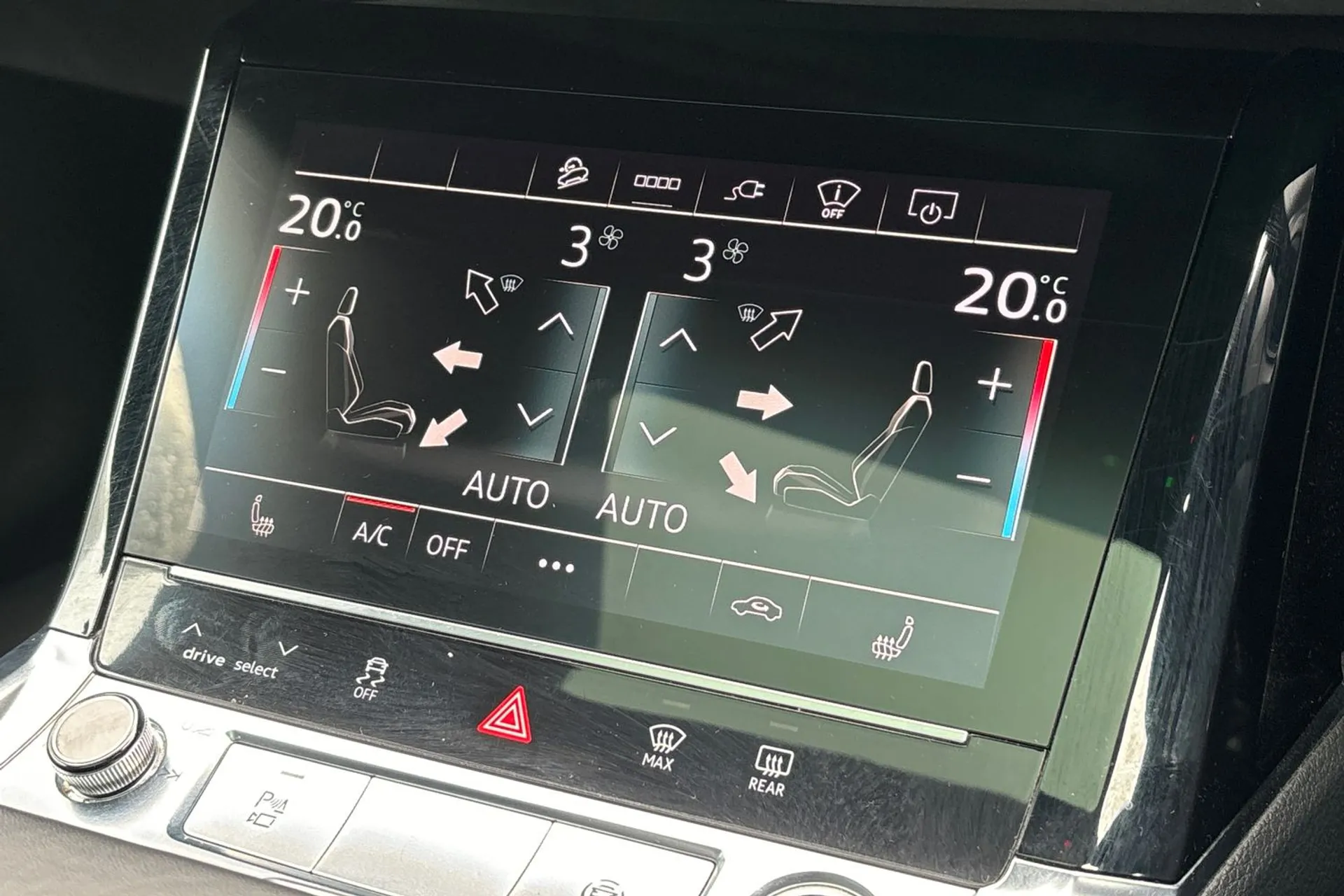 Audi e-tron thumbnail image number 39