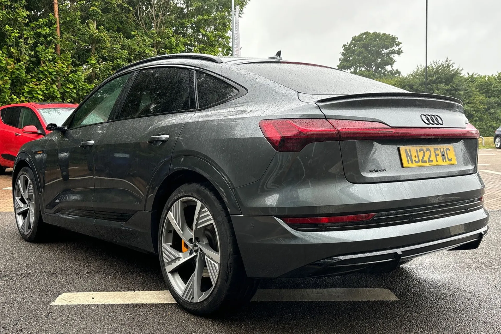 Audi e-tron thumbnail image number 10