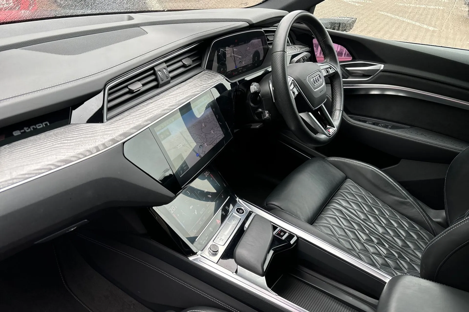 Audi e-tron thumbnail image number 28