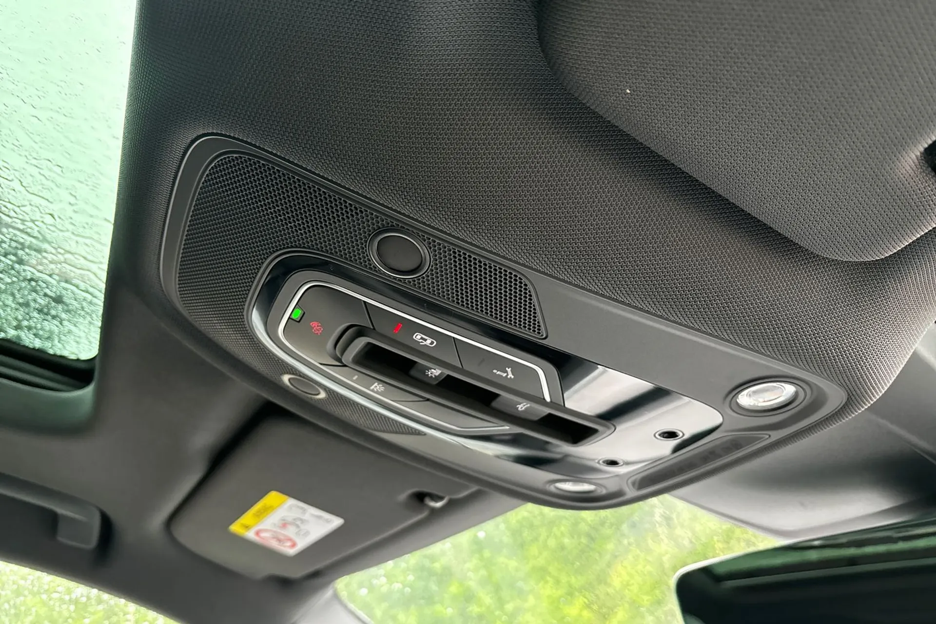 Audi e-tron thumbnail image number 42