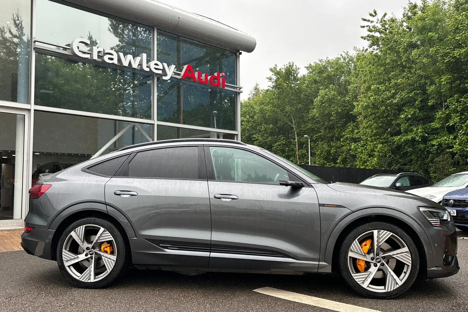 Audi e-tron thumbnail image number 2