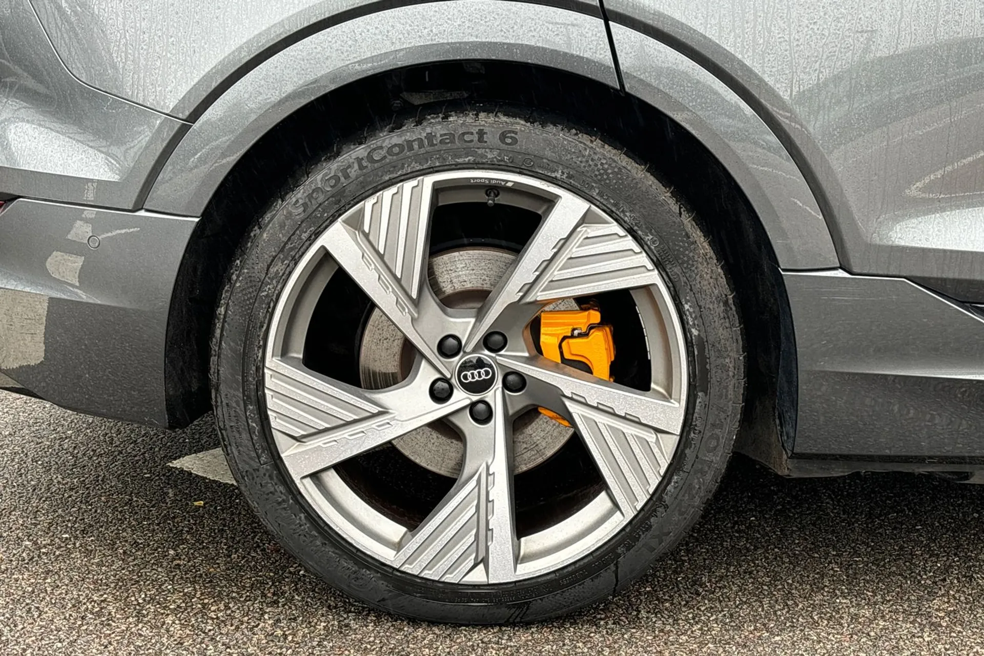 Audi e-tron thumbnail image number 14