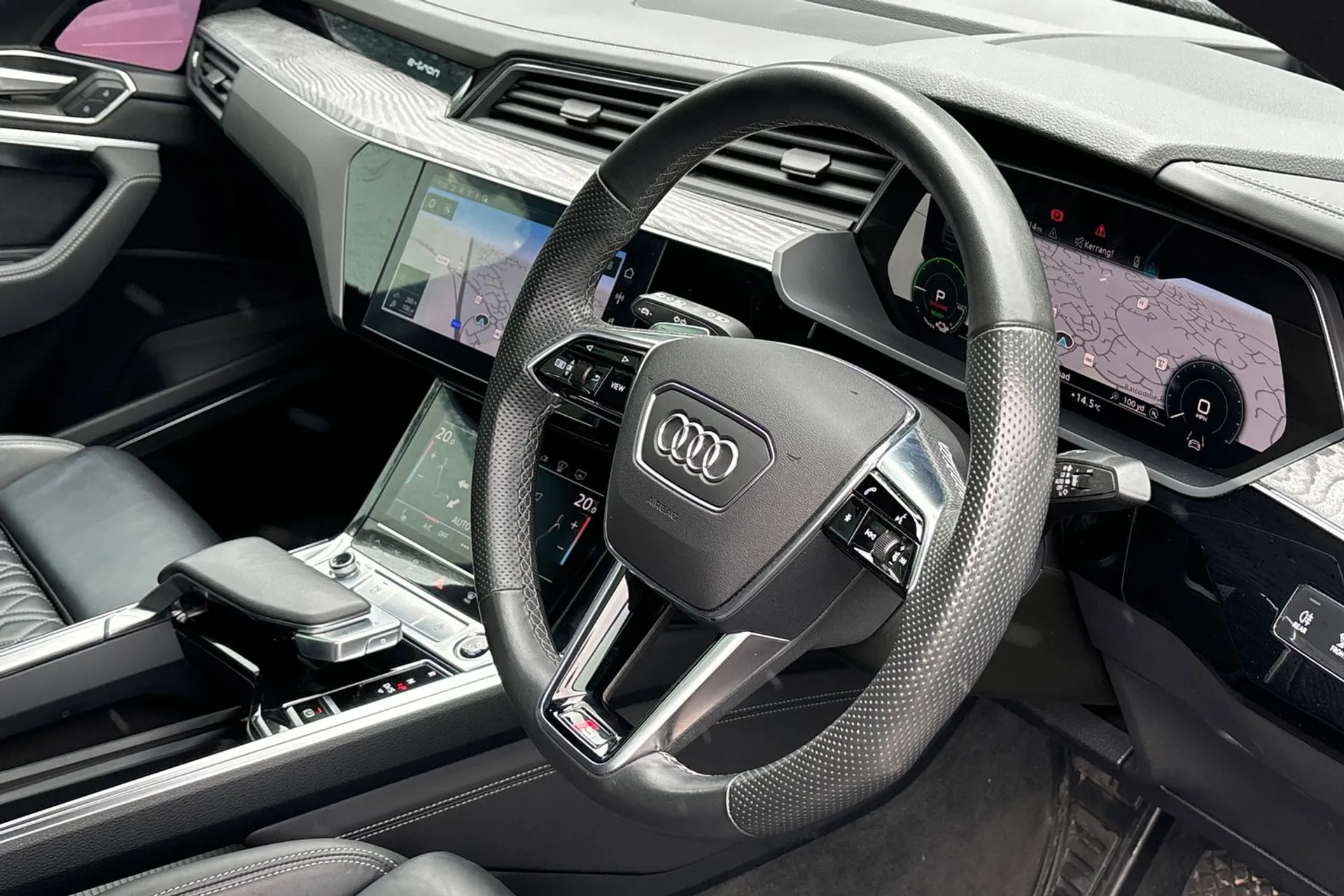 Audi e-tron thumbnail image number 27
