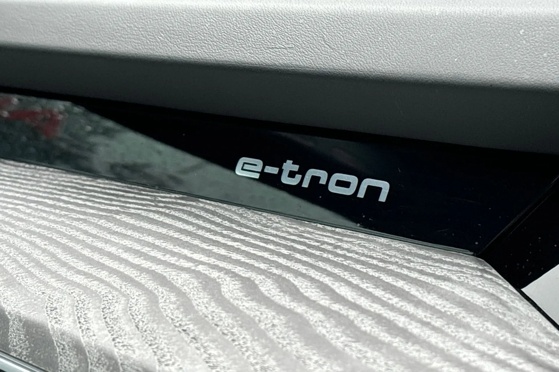 Audi e-tron thumbnail image number 46