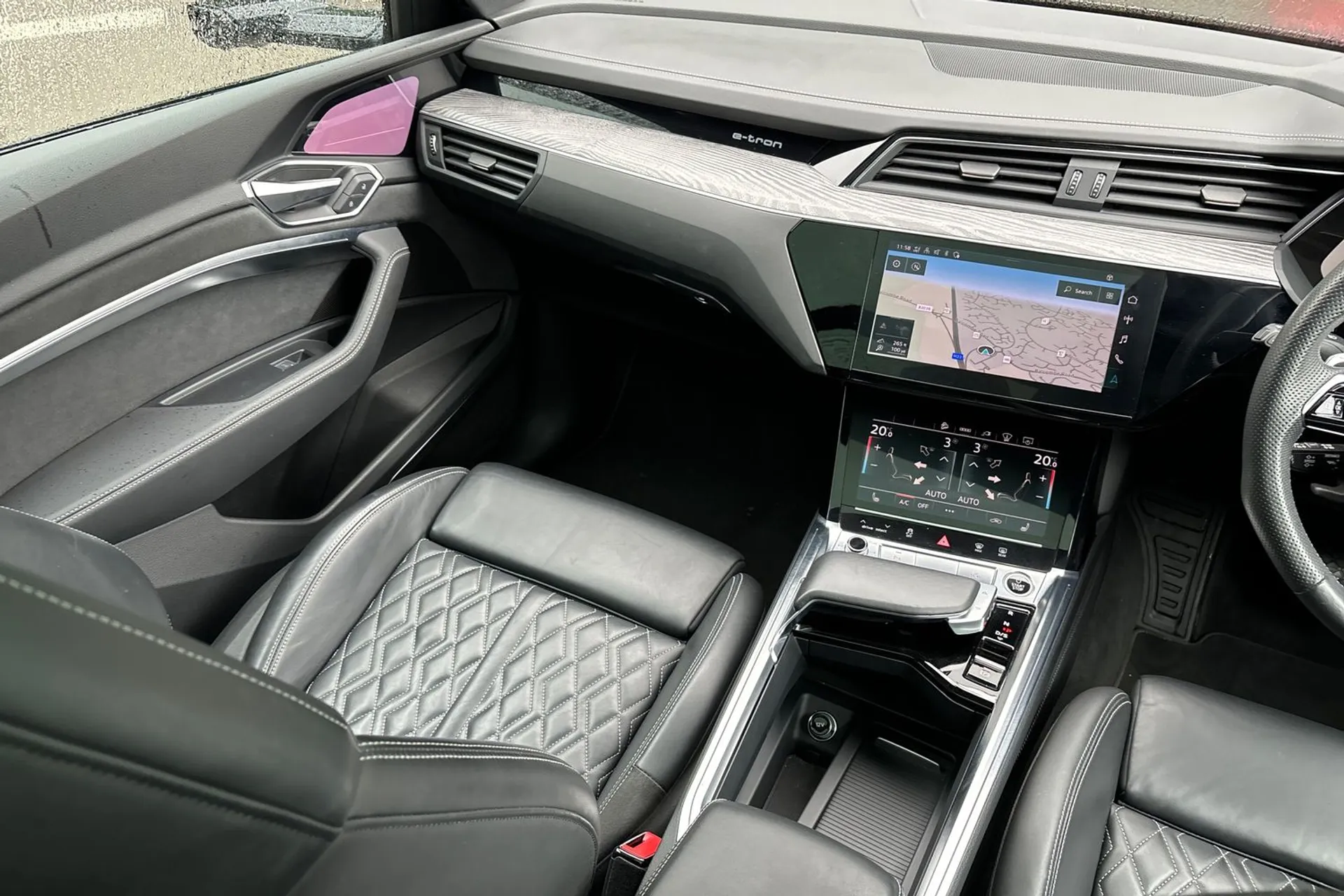 Audi e-tron thumbnail image number 33