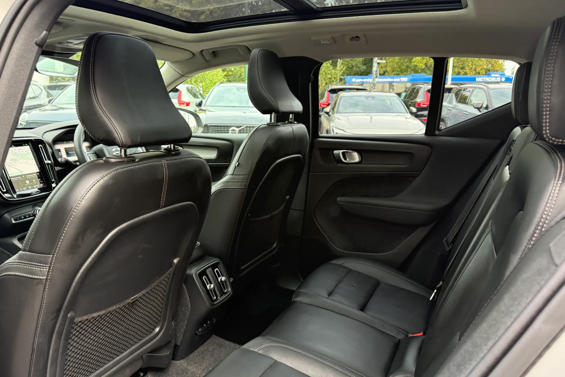Volvo XC40 R-DESIGN PRO B4 MHEV thumbnail image number 29