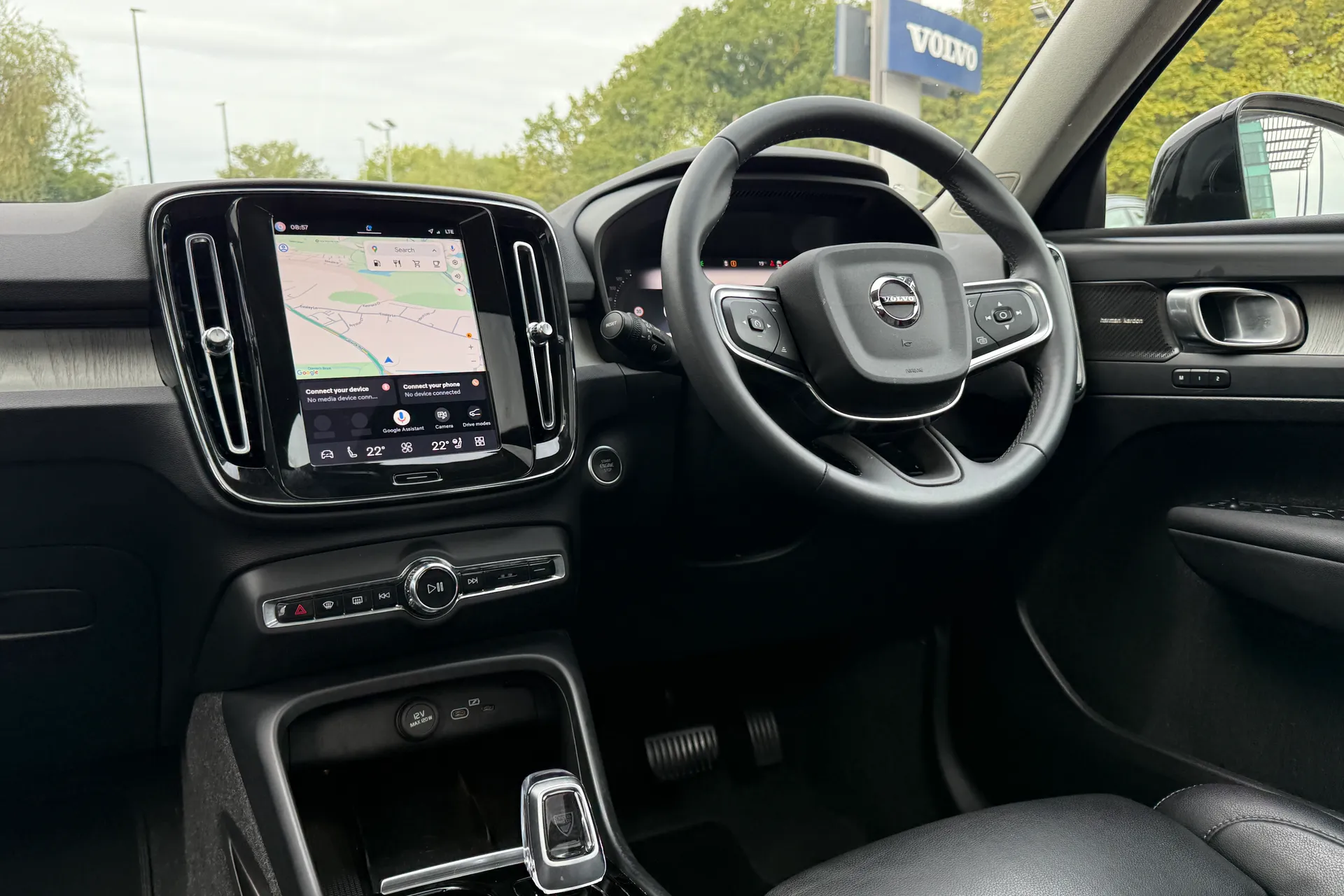 Volvo XC40 R-DESIGN PRO B4 MHEV thumbnail image number 34