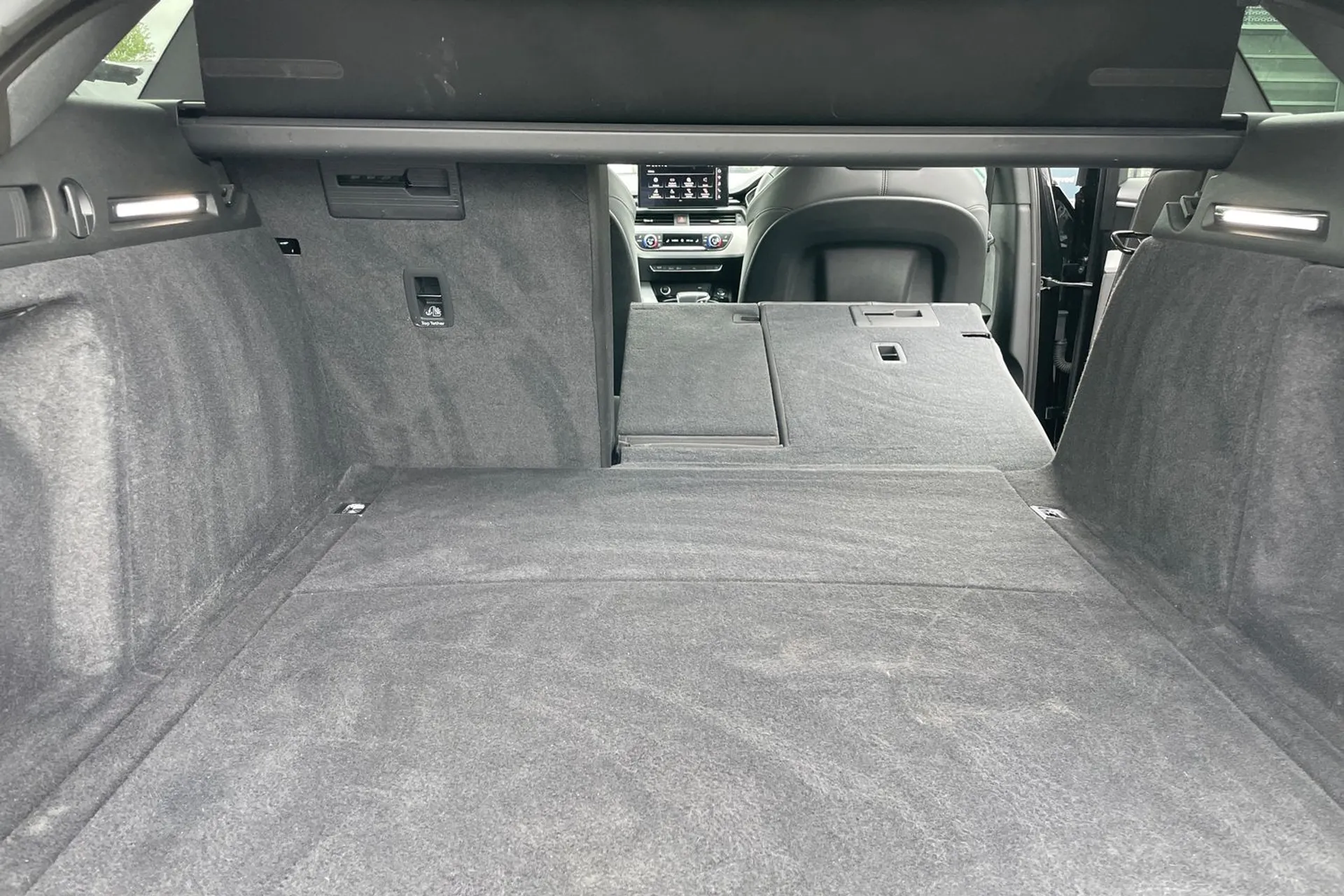 Audi A4 thumbnail image number 20