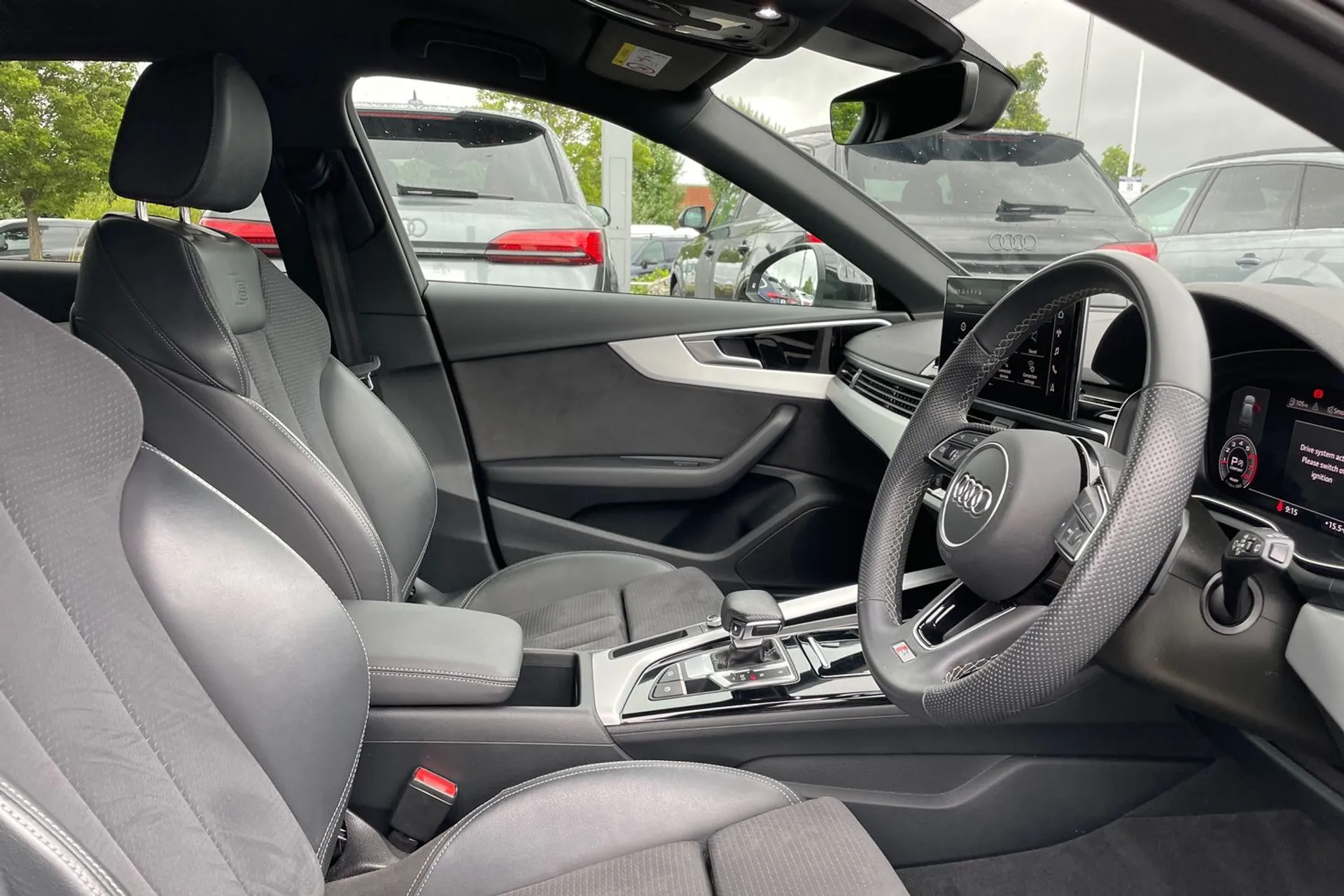 Audi A4 thumbnail image number 25