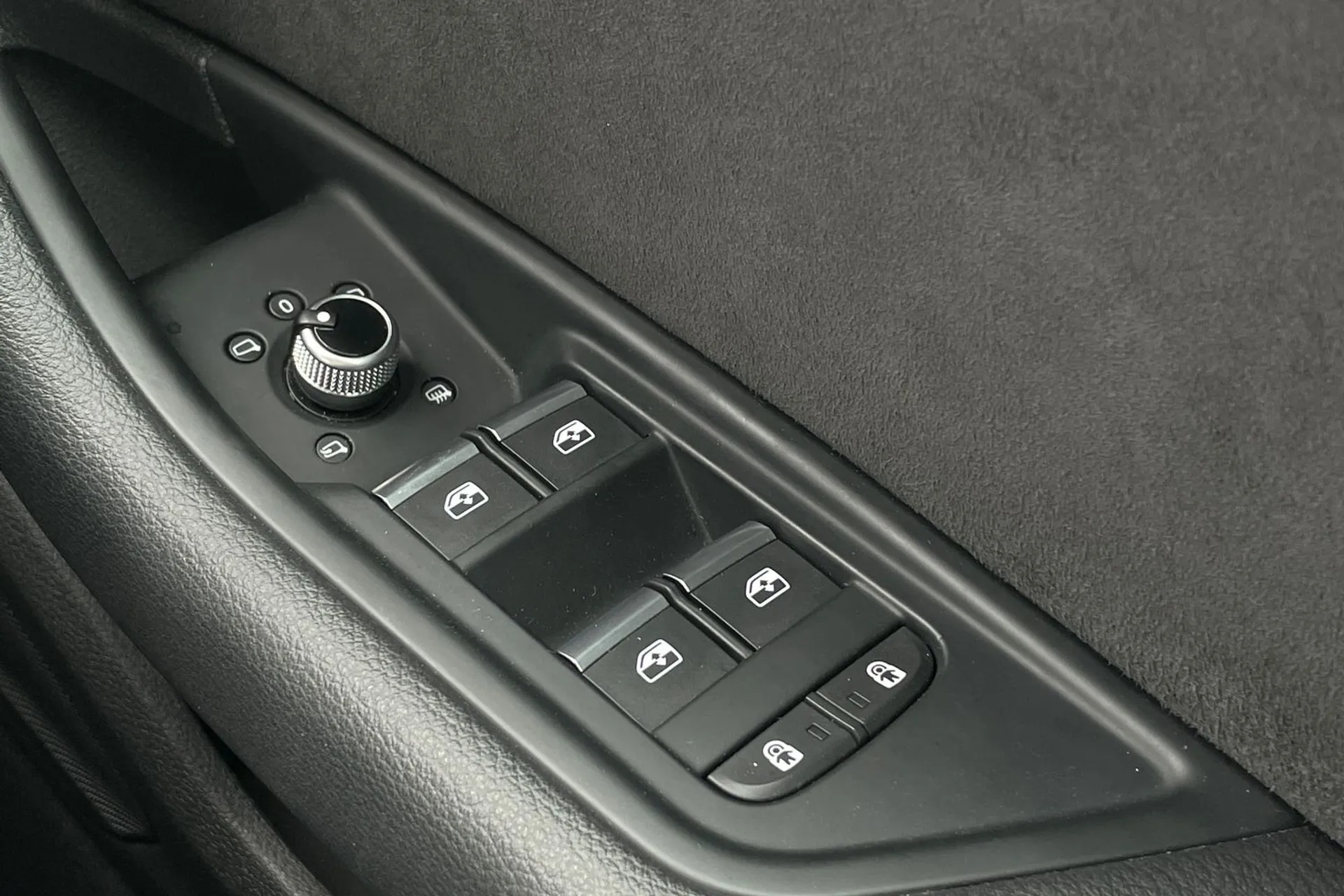 Audi A4 thumbnail image number 53