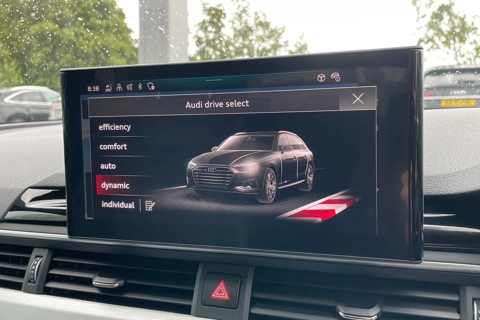 Audi A4 thumbnail image number 32