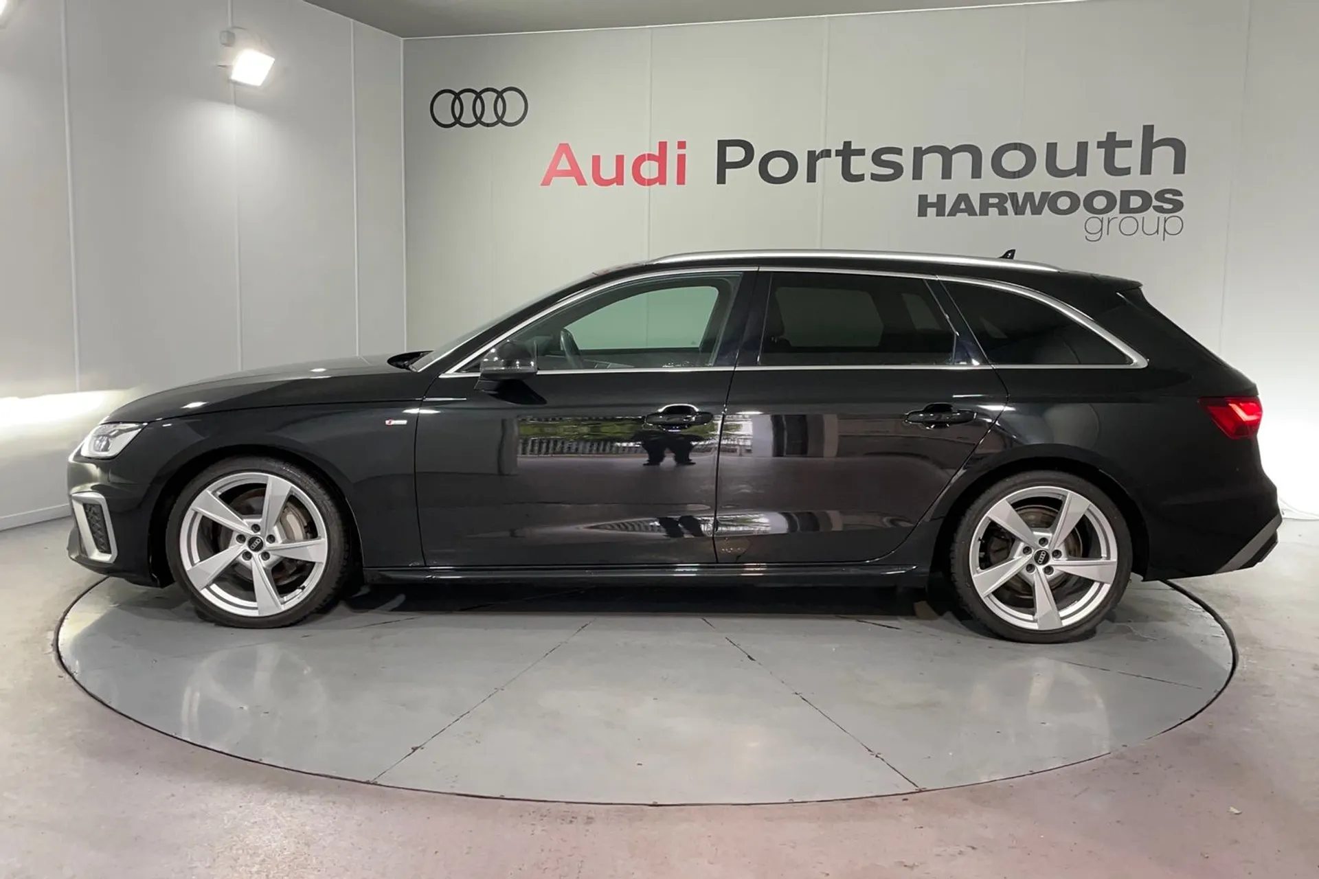Audi A4 thumbnail image number 11
