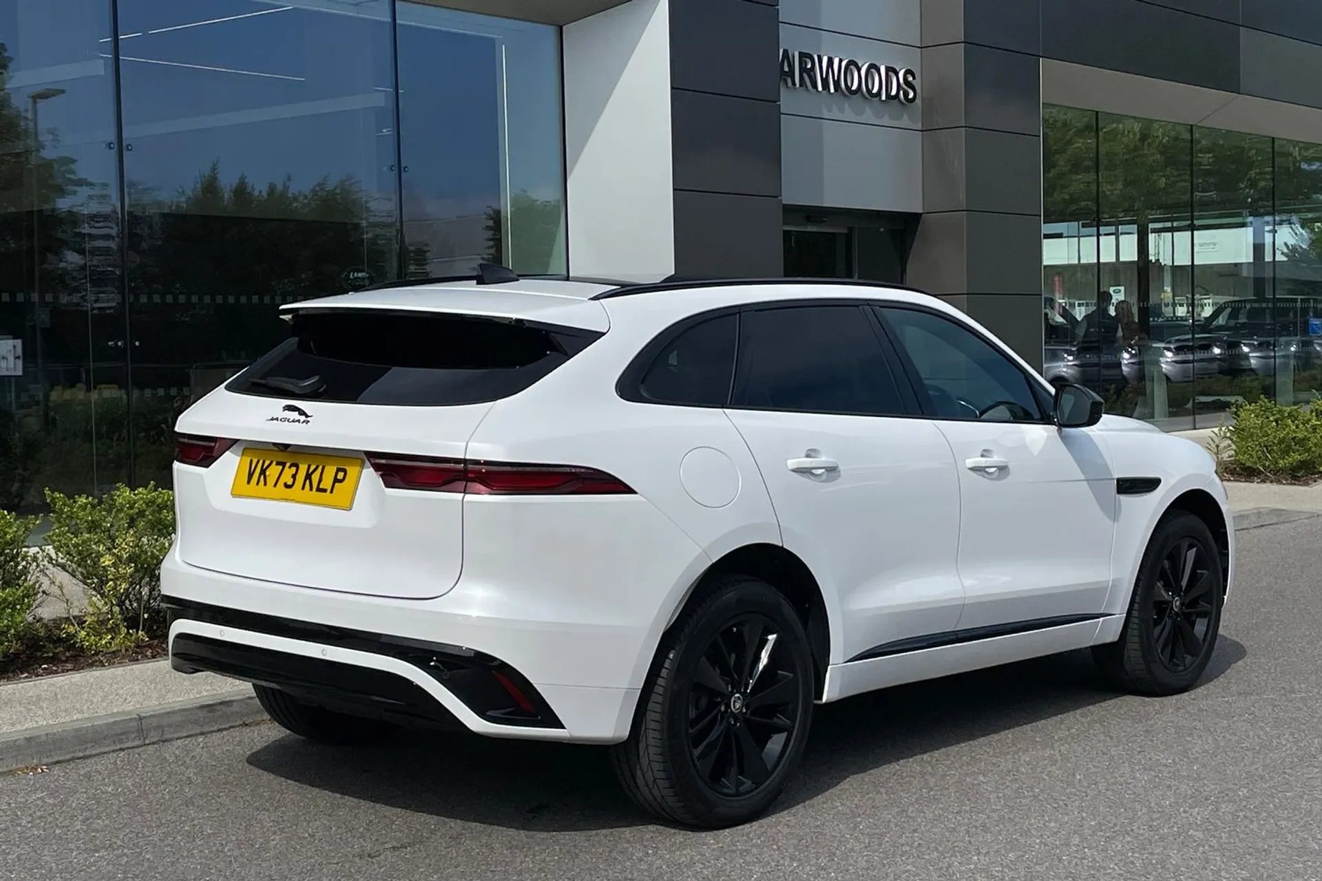 Jaguar F-PACE thumbnail image number 11