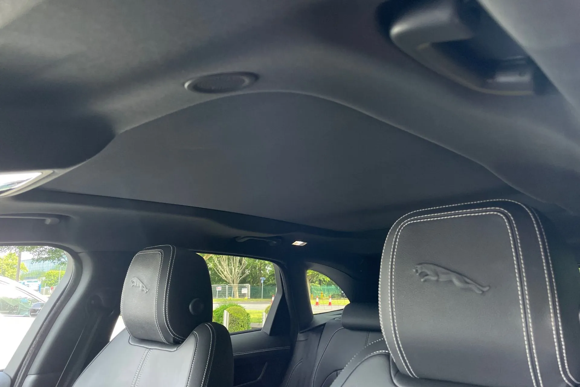 Jaguar F-PACE thumbnail image number 6