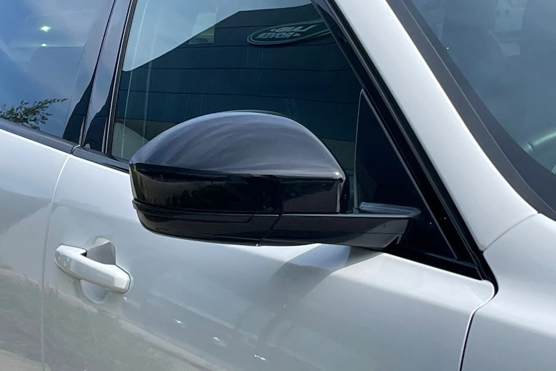 Jaguar F-PACE thumbnail image number 58