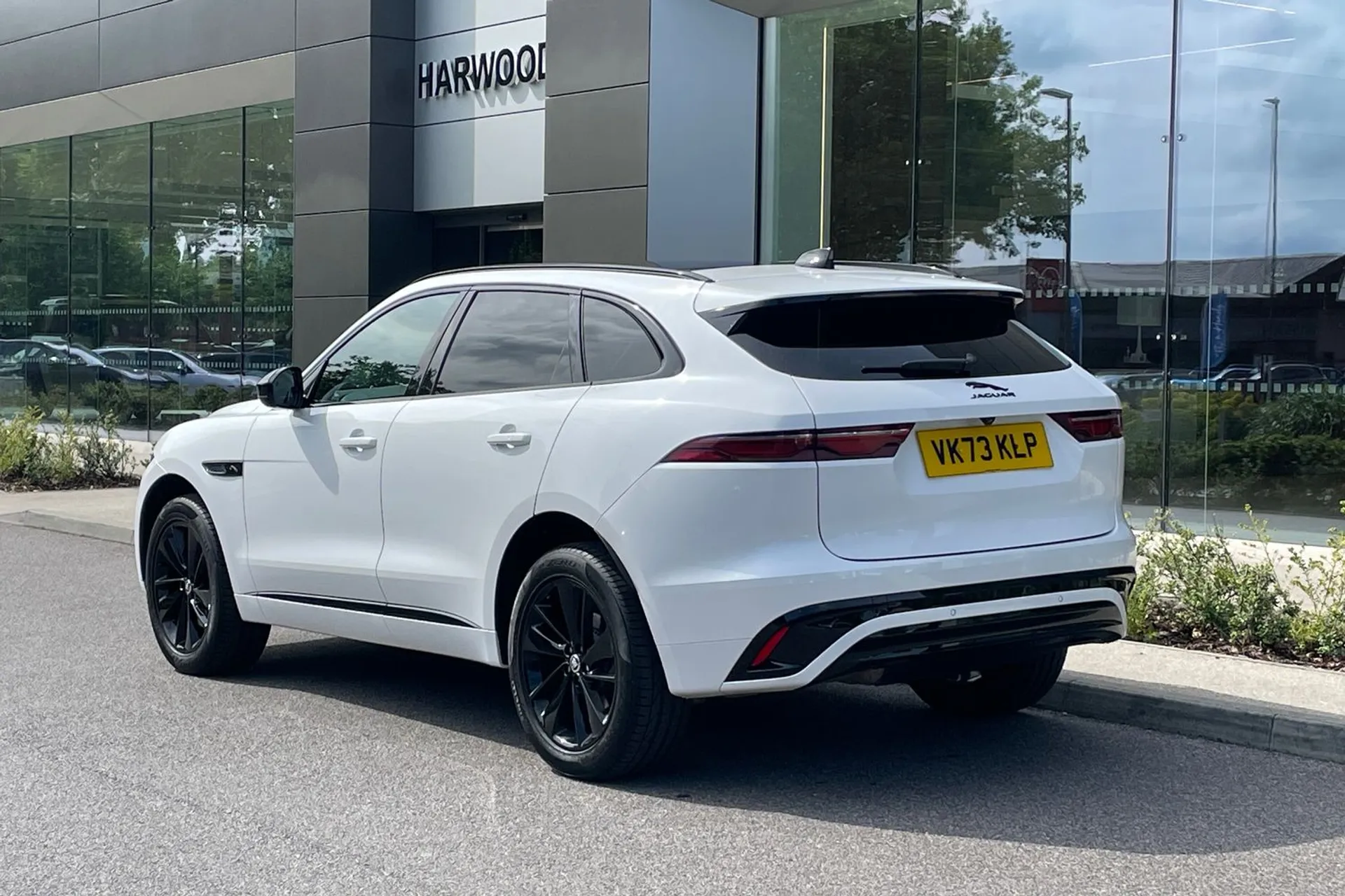 Jaguar F-PACE thumbnail image number 13