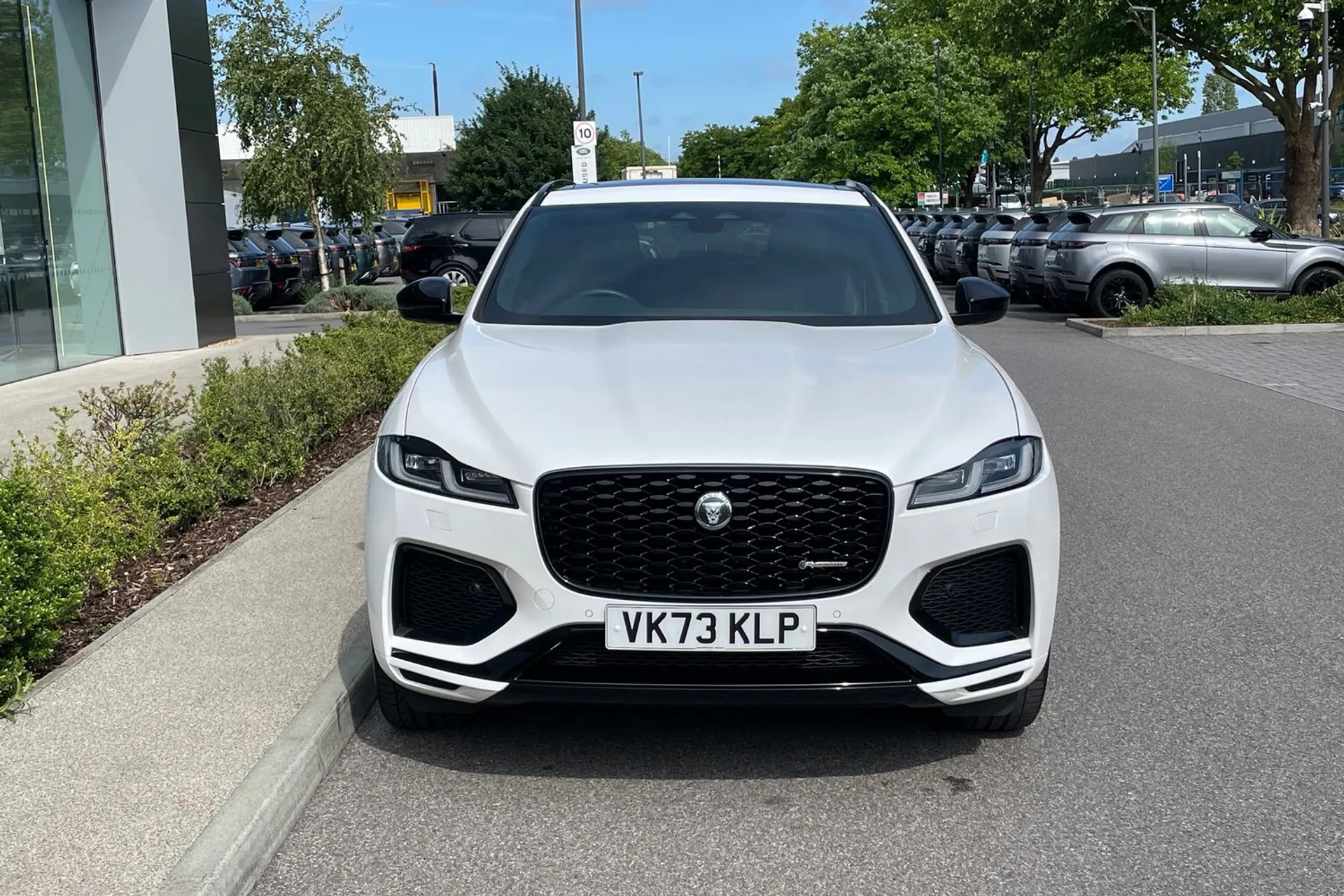 Jaguar F-PACE thumbnail image number 15