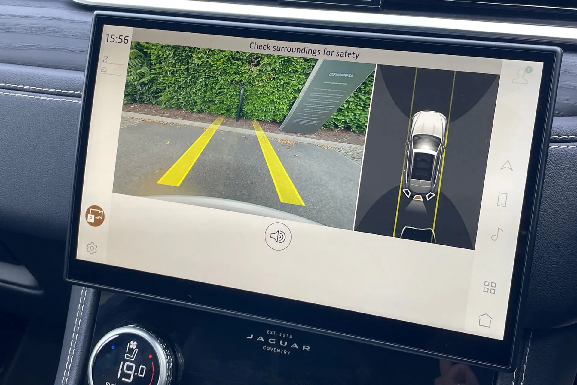 Jaguar F-PACE thumbnail image number 8