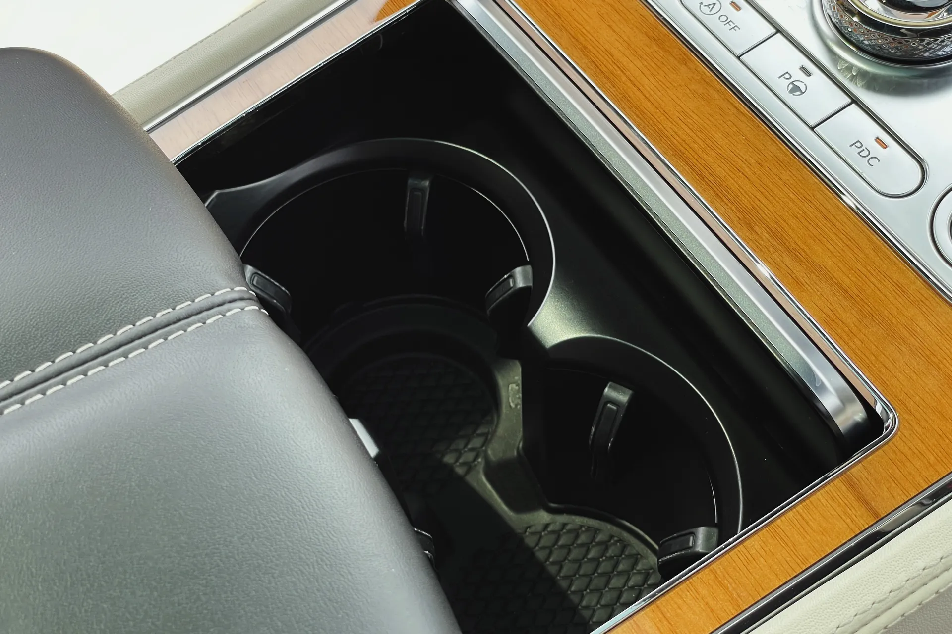 Bentley CONTINENTAL GT thumbnail image number 43