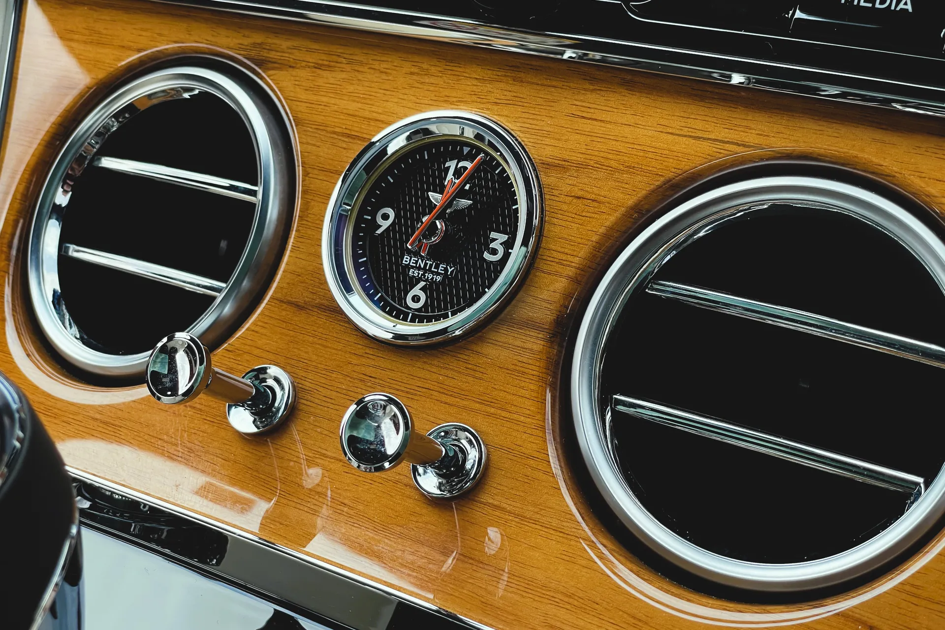 Bentley CONTINENTAL GT thumbnail image number 42