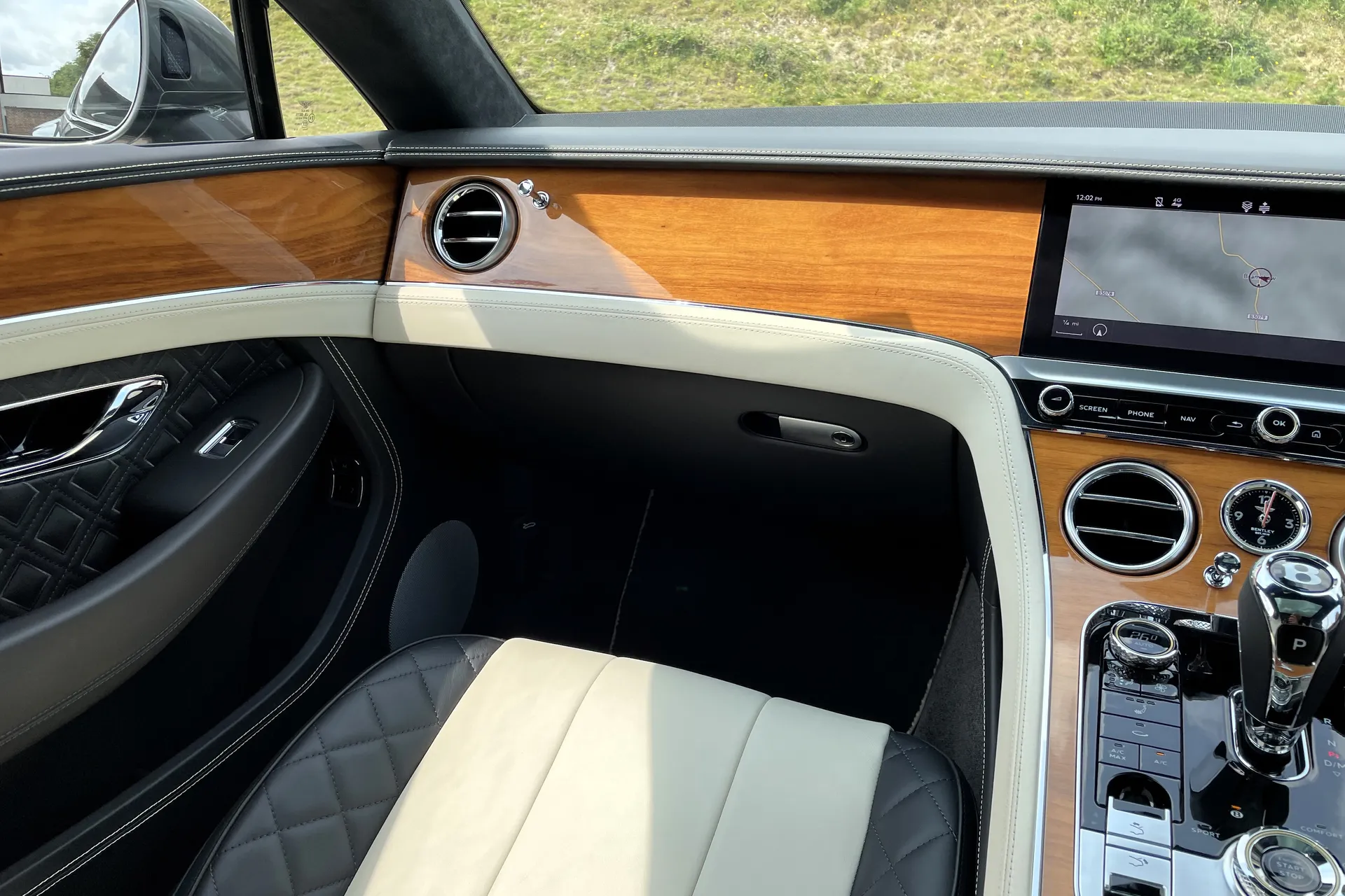 Bentley CONTINENTAL GT thumbnail image number 35