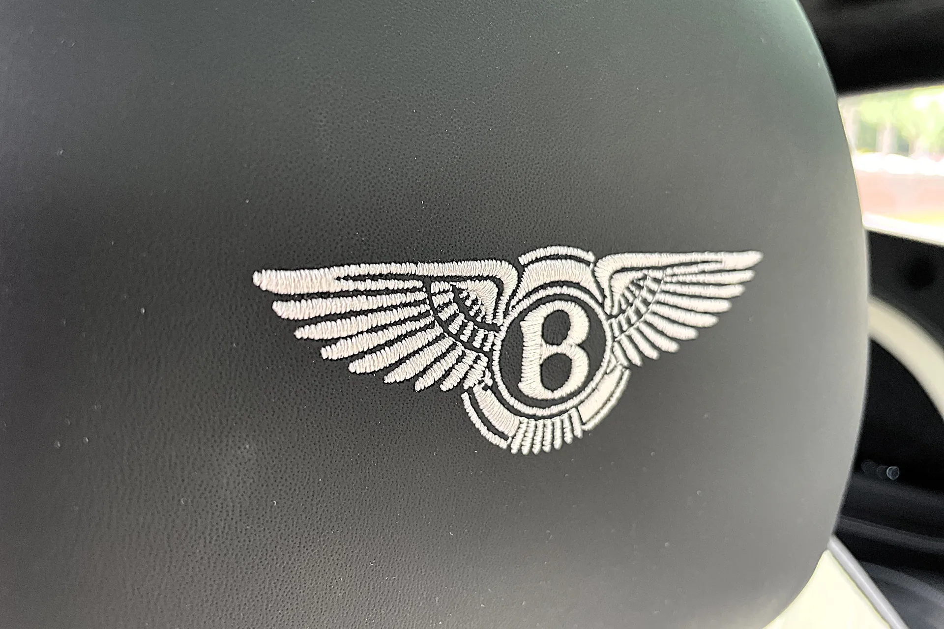 Bentley CONTINENTAL GT thumbnail image number 22