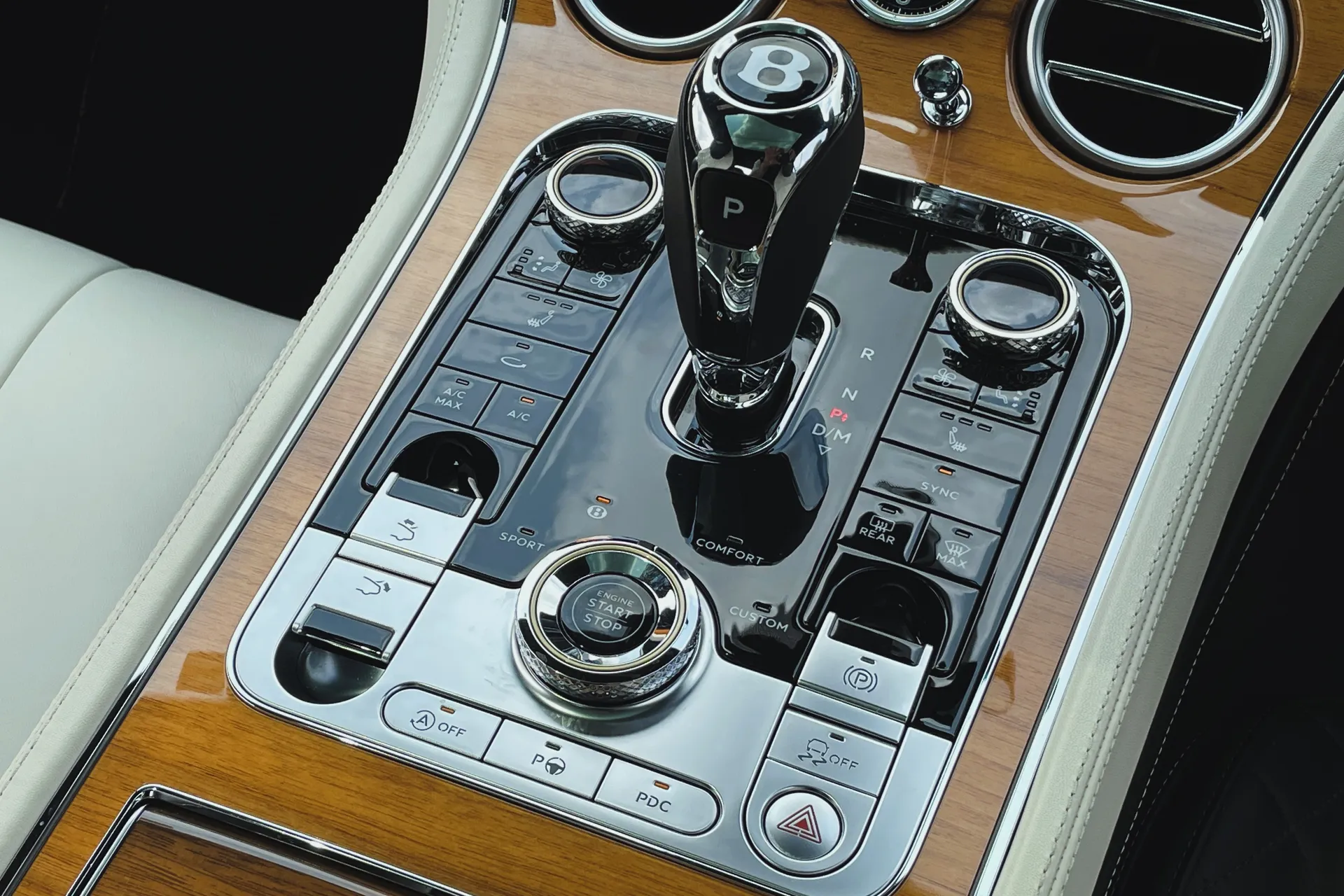 Bentley CONTINENTAL GT thumbnail image number 38