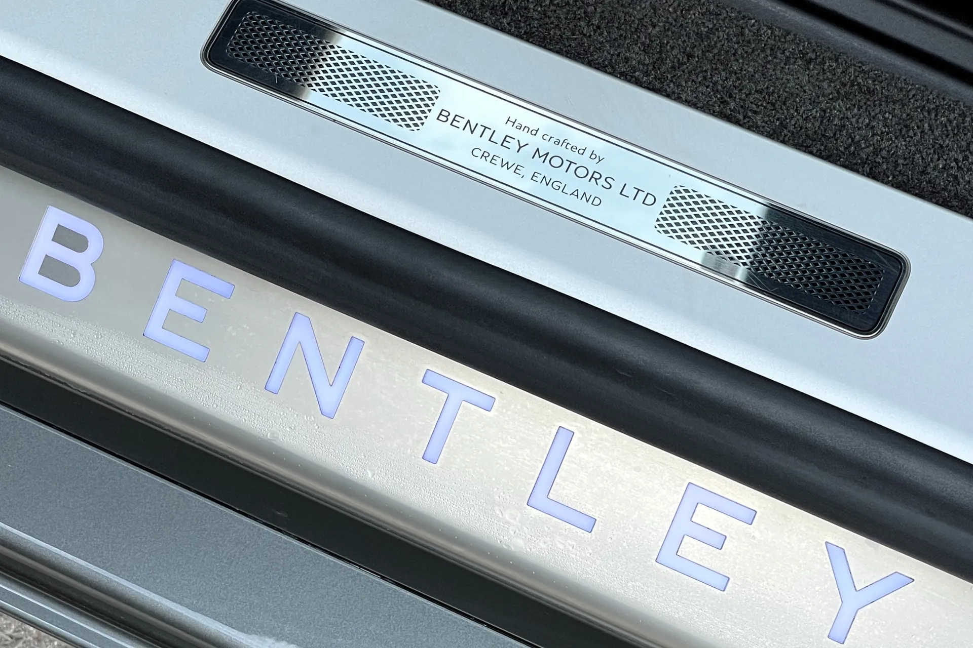 Bentley CONTINENTAL GT thumbnail image number 26