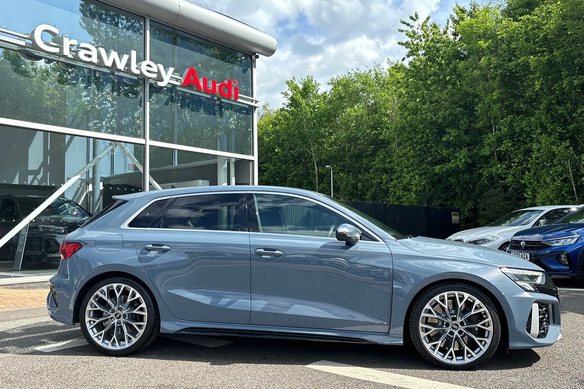 Audi RS3 thumbnail image number 2