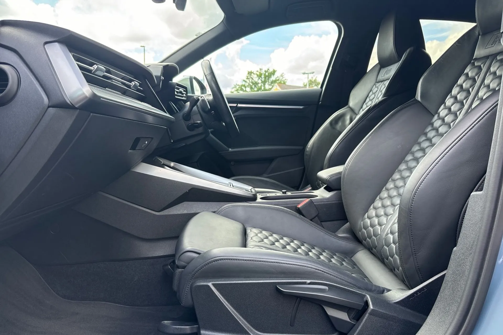 Audi RS3 thumbnail image number 28