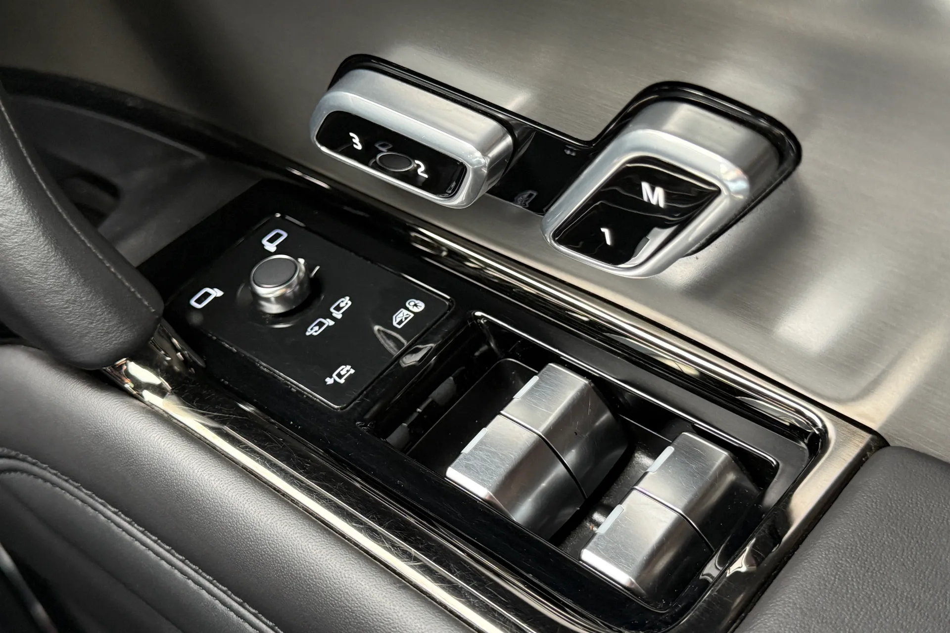 LAND ROVER RANGE ROVER SPORT thumbnail image number 25