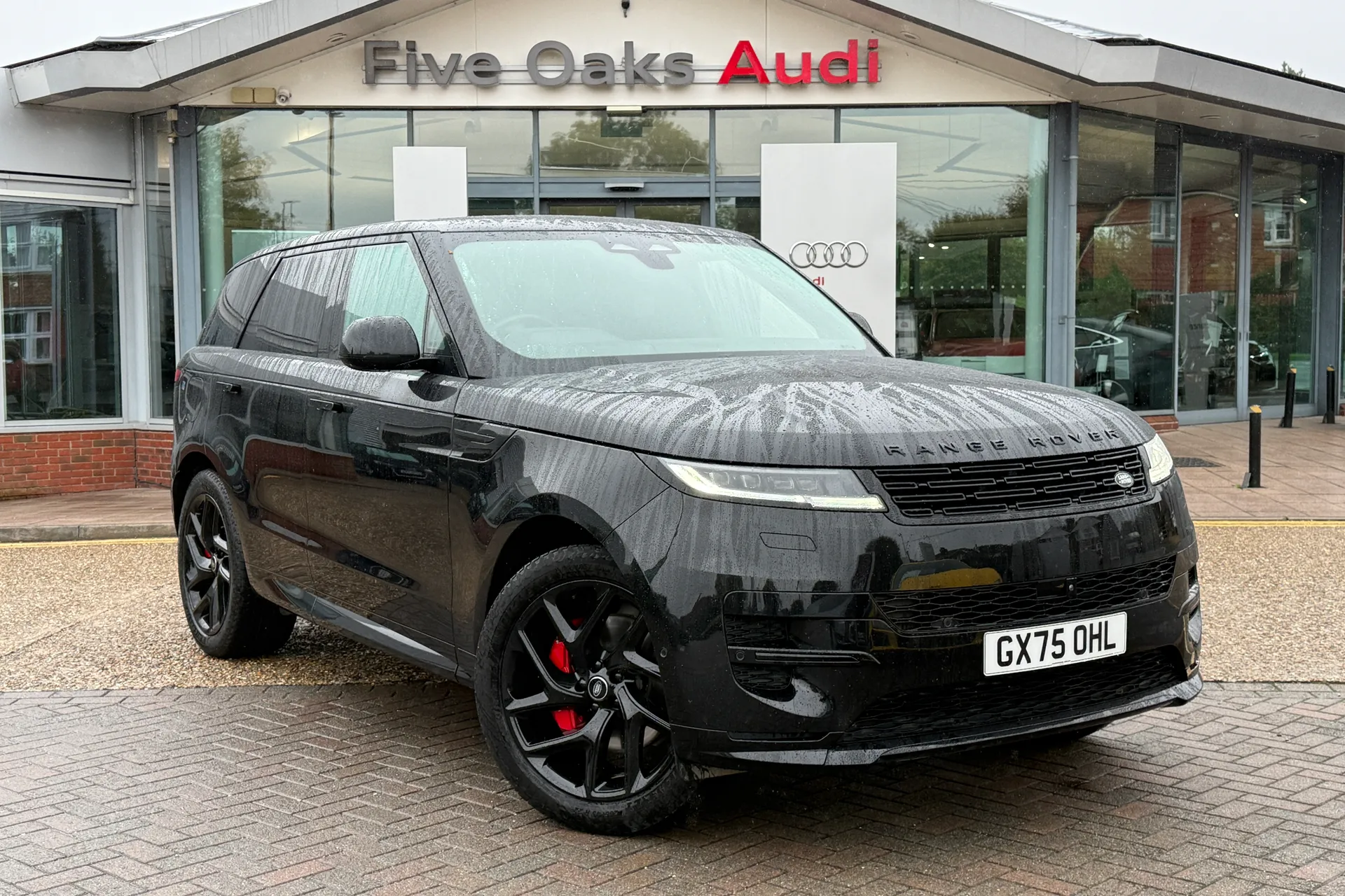 LAND ROVER RANGE ROVER SPORT focused image