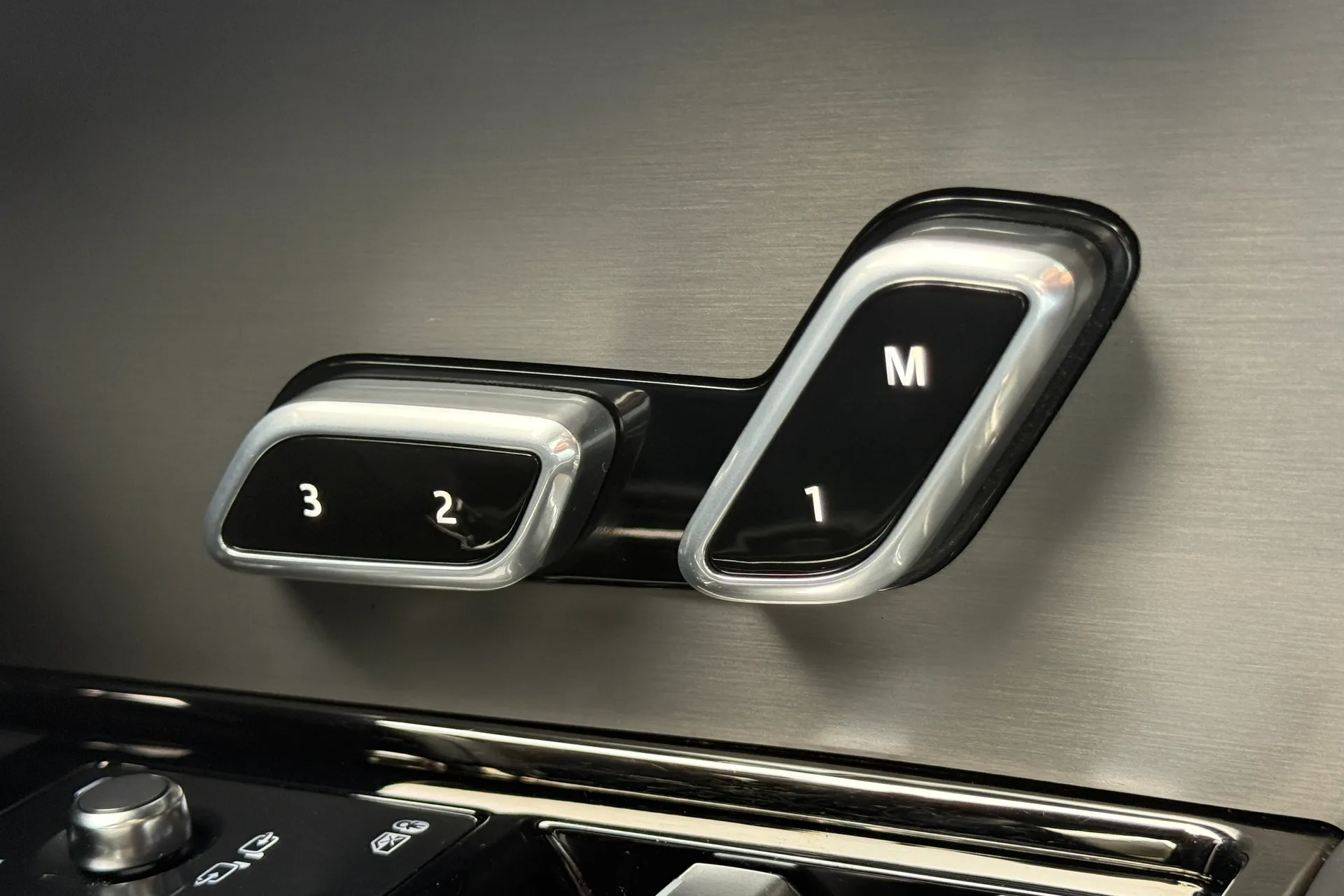 LAND ROVER RANGE ROVER SPORT thumbnail image number 22