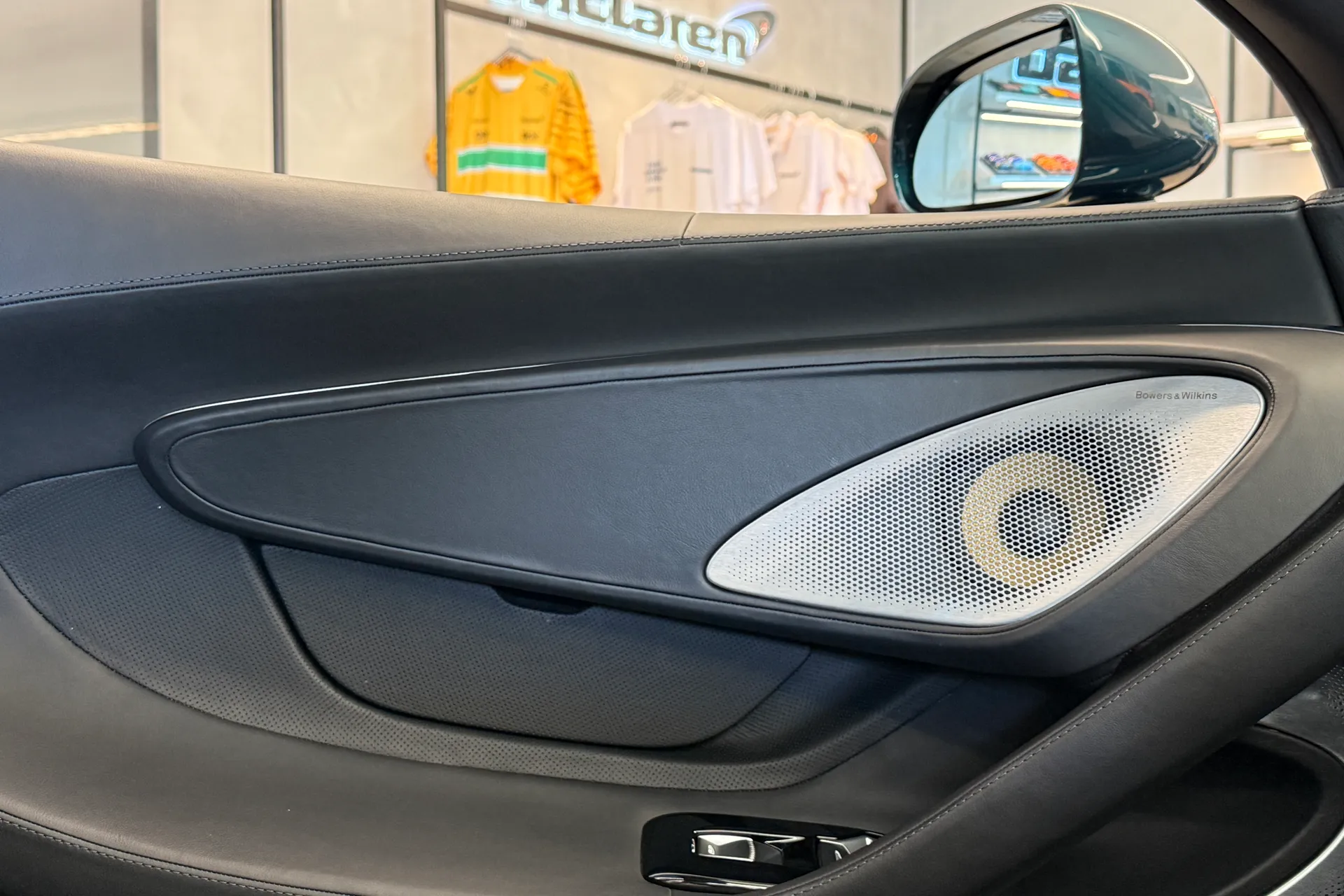 McLaren GT thumbnail image number 26
