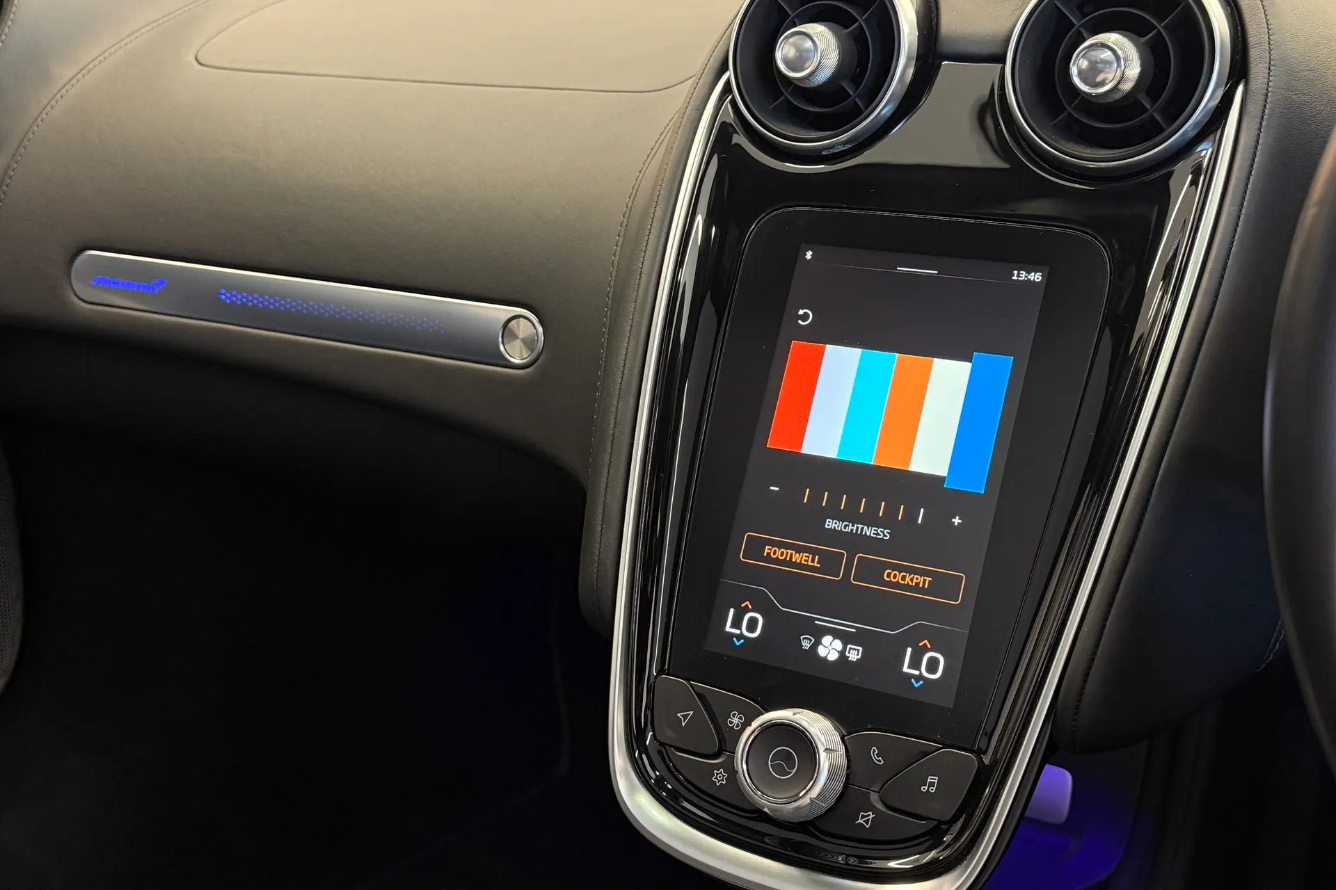 McLaren GT thumbnail image number 24