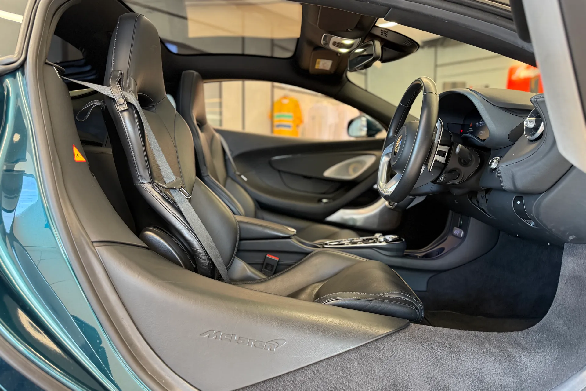 McLaren GT thumbnail image number 44