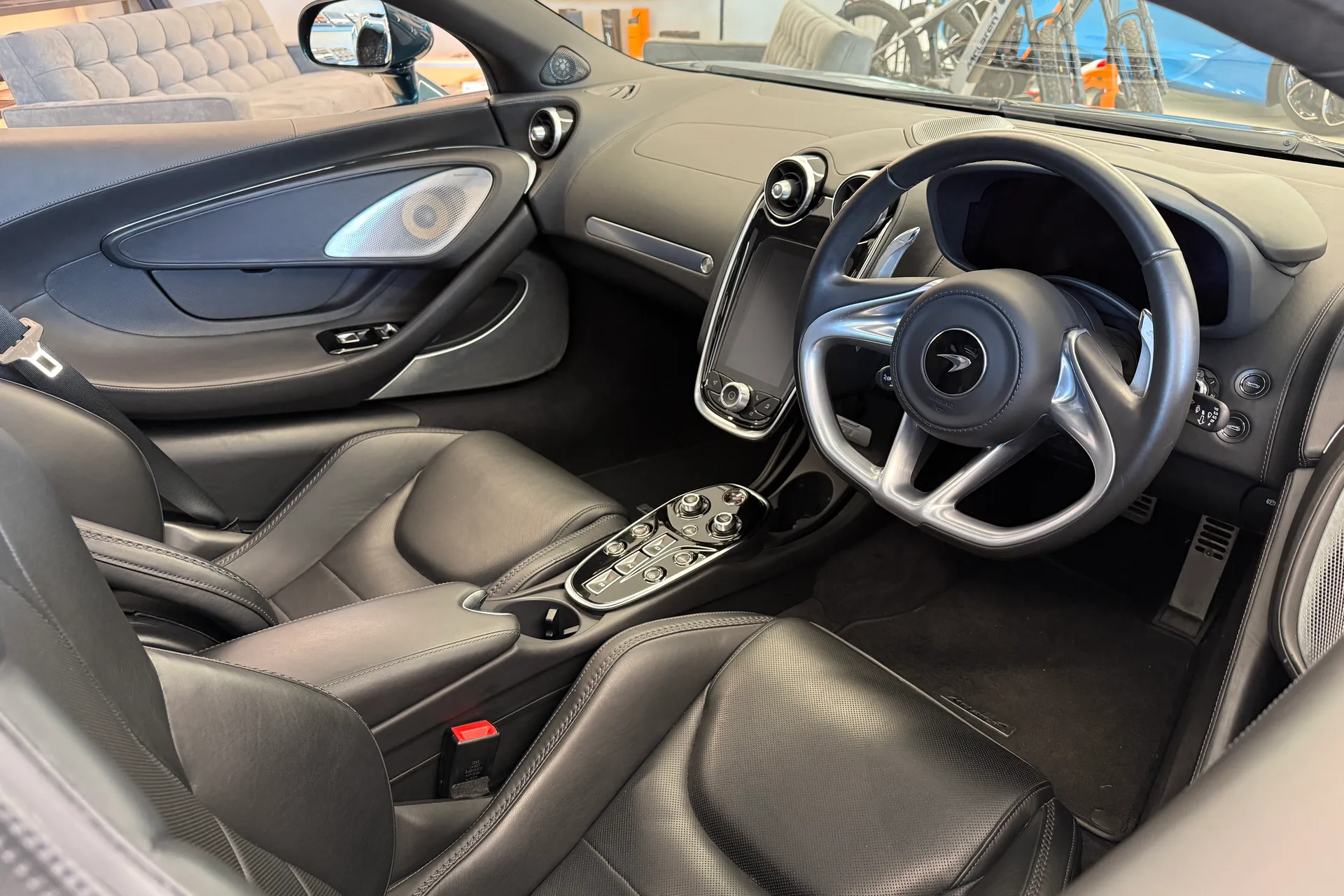 McLaren GT thumbnail image number 4