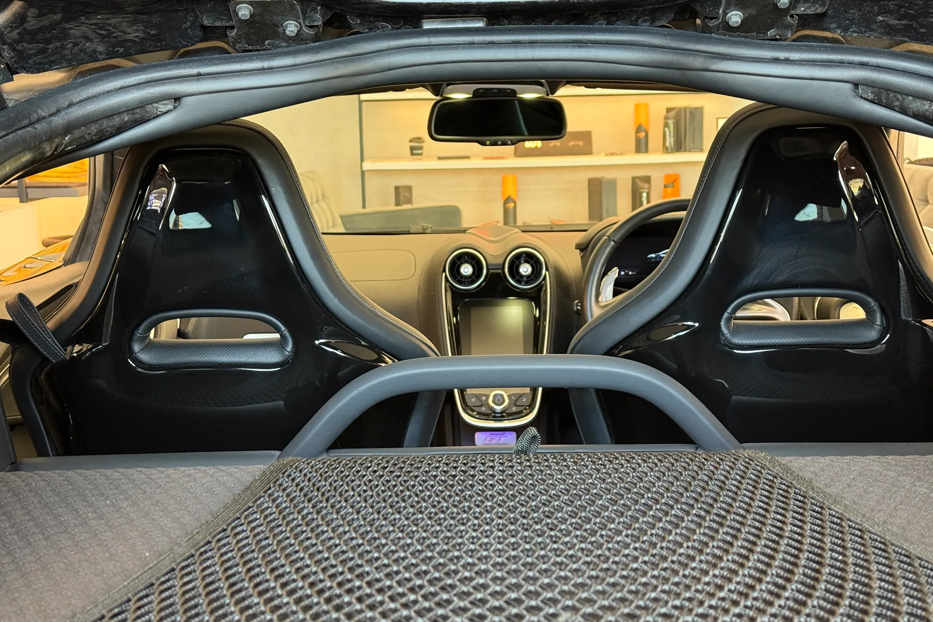 McLaren GT thumbnail image number 32