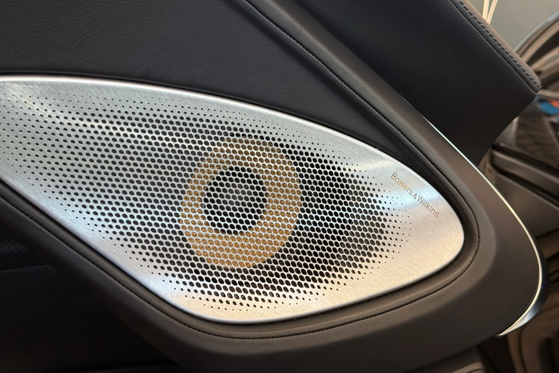 McLaren GT thumbnail image number 16