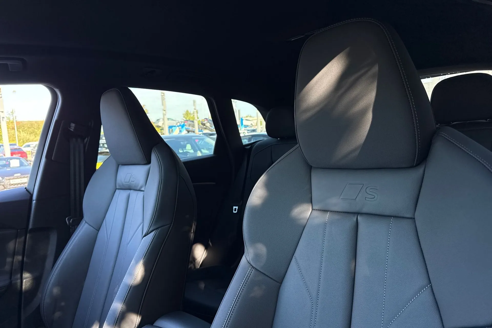 Audi Q5 thumbnail image number 28