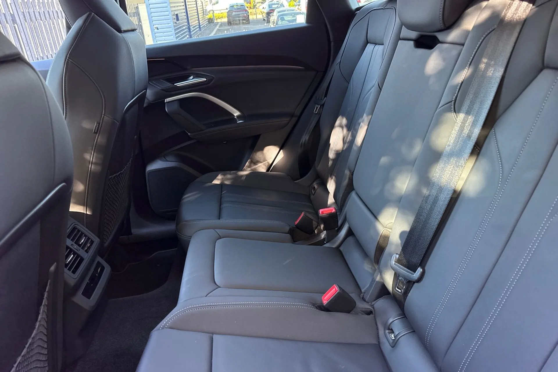 Audi Q5 thumbnail image number 30