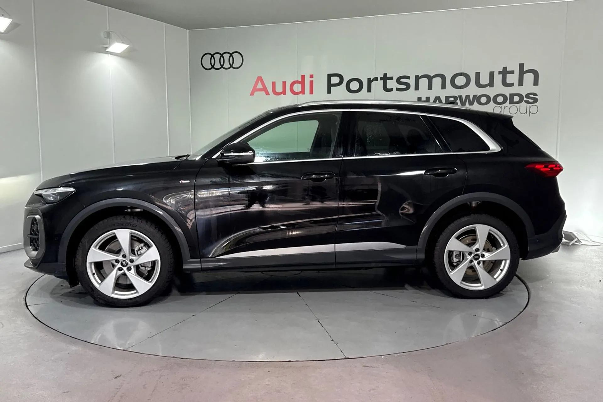 Audi Q5 thumbnail image number 10