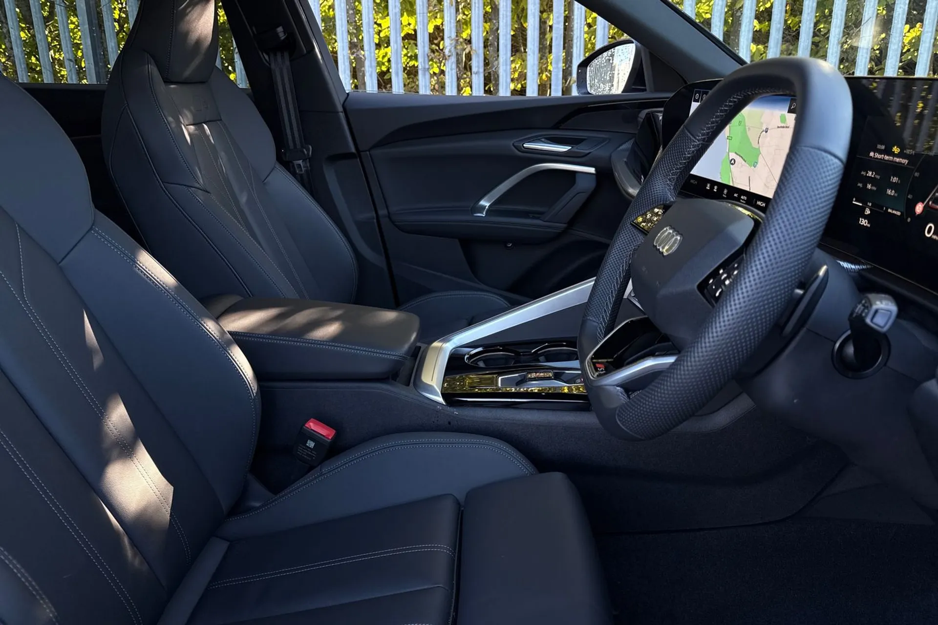 Audi Q5 thumbnail image number 23