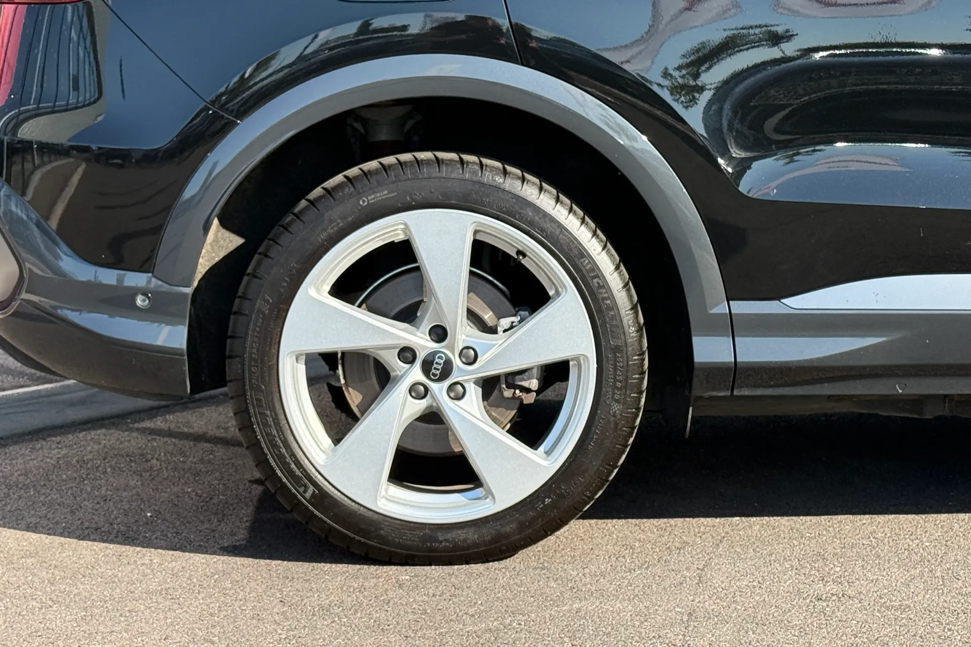 Audi Q5 thumbnail image number 14