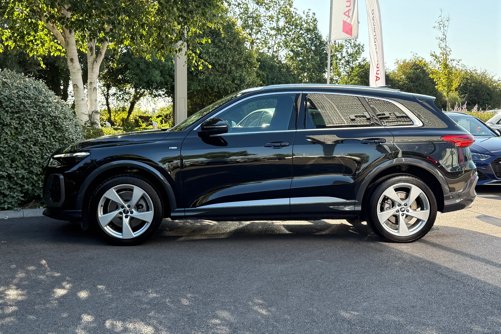 Audi Q5 thumbnail image number 16
