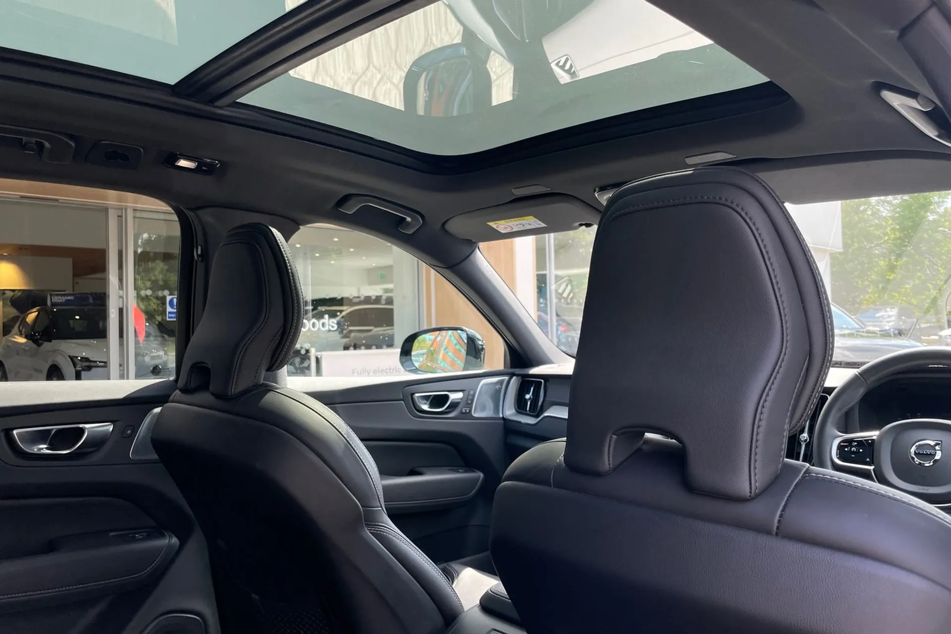 Volvo XC60 thumbnail image number 23