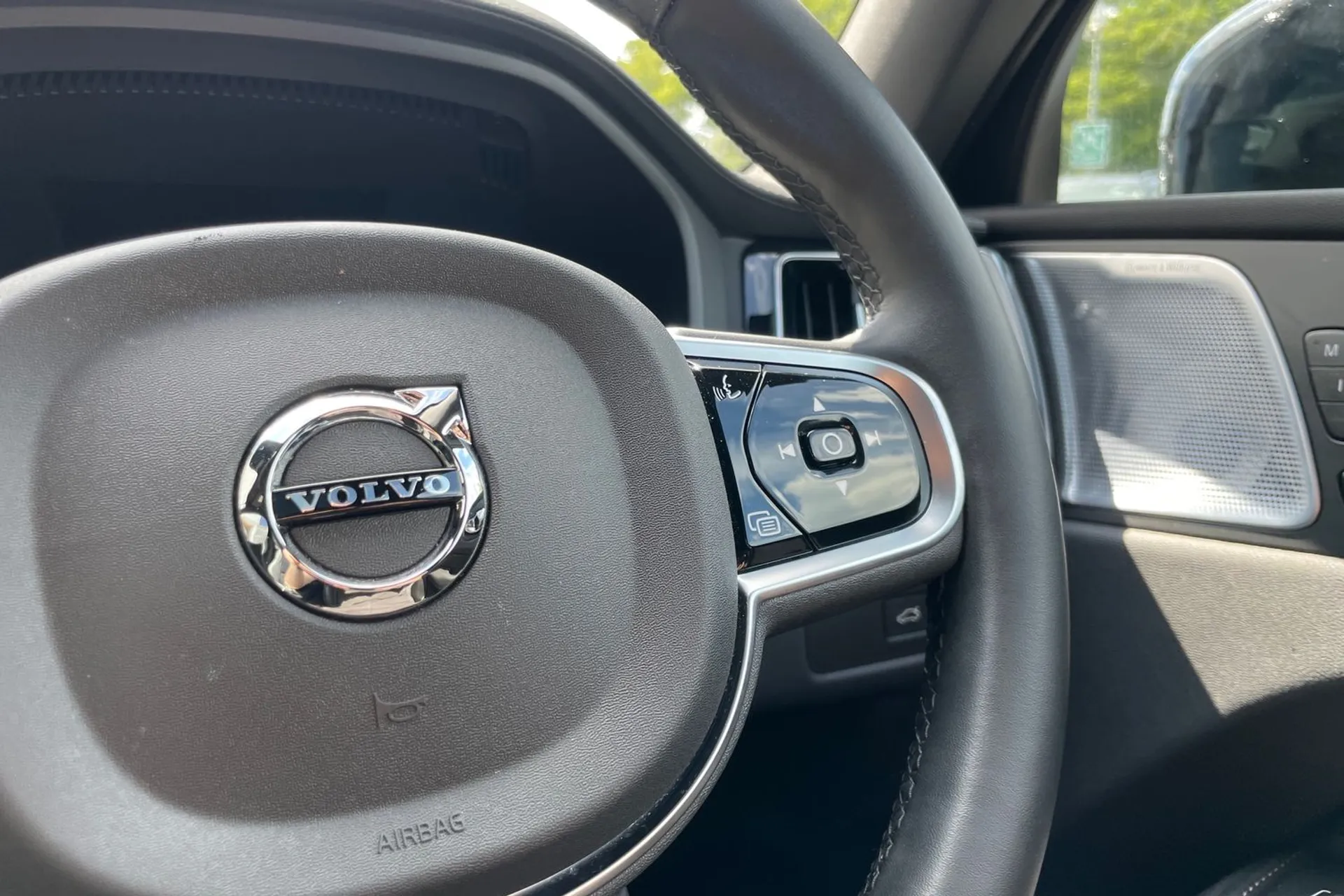 Volvo XC60 thumbnail image number 36